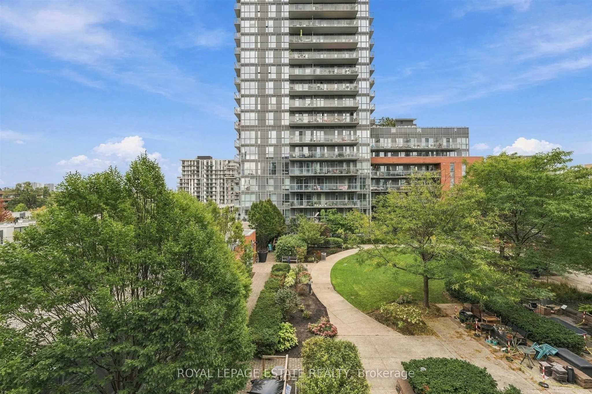 1 Cole Street #504