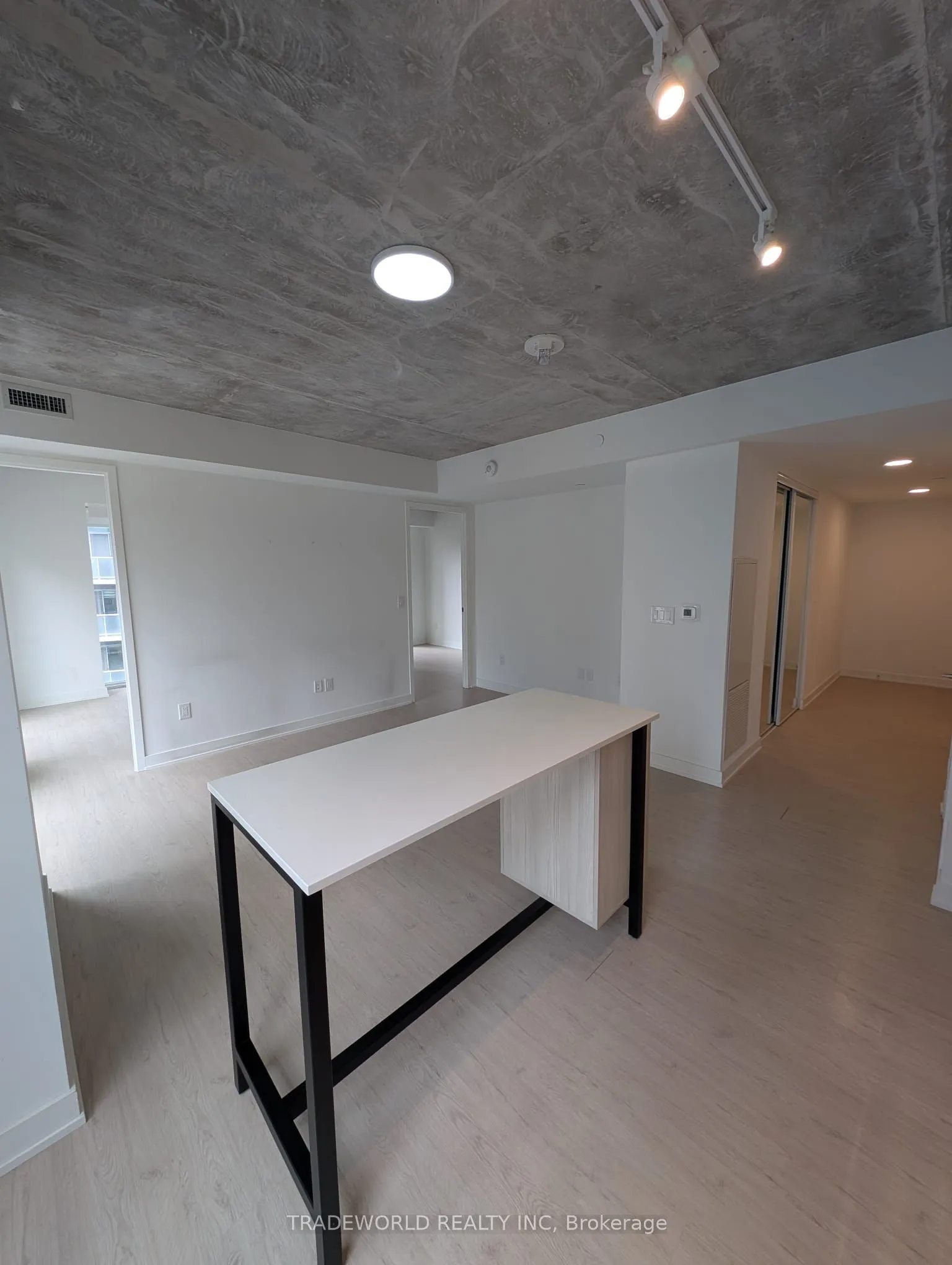 65 Mutual Street #906