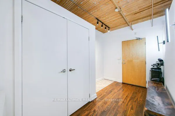 993 Queen Street W #104