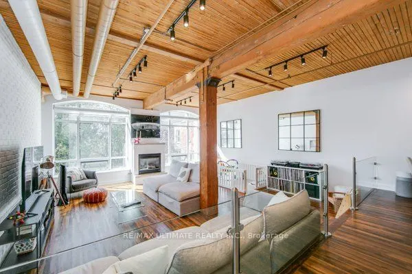 993 Queen Street W #104