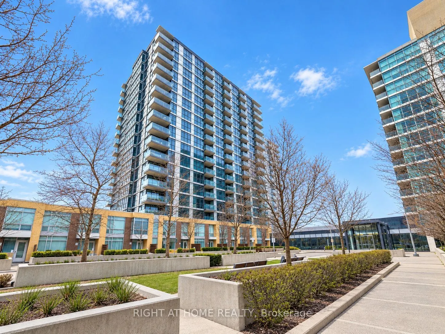 19 Singer Court #1701B