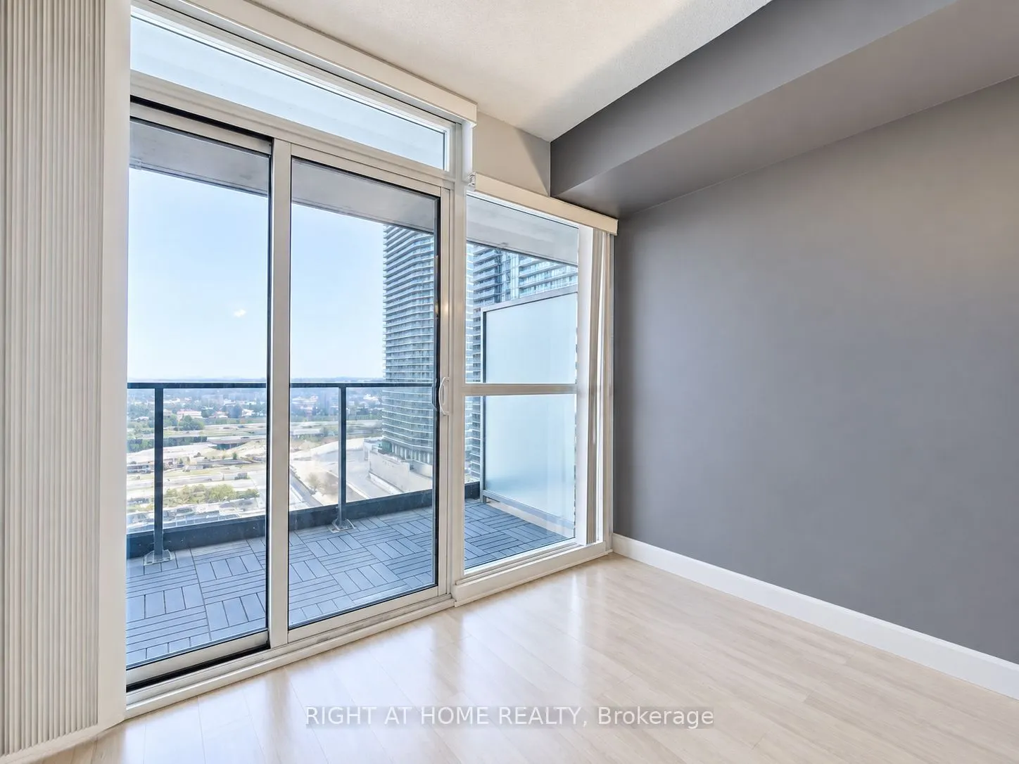 19 Singer Court #1701B