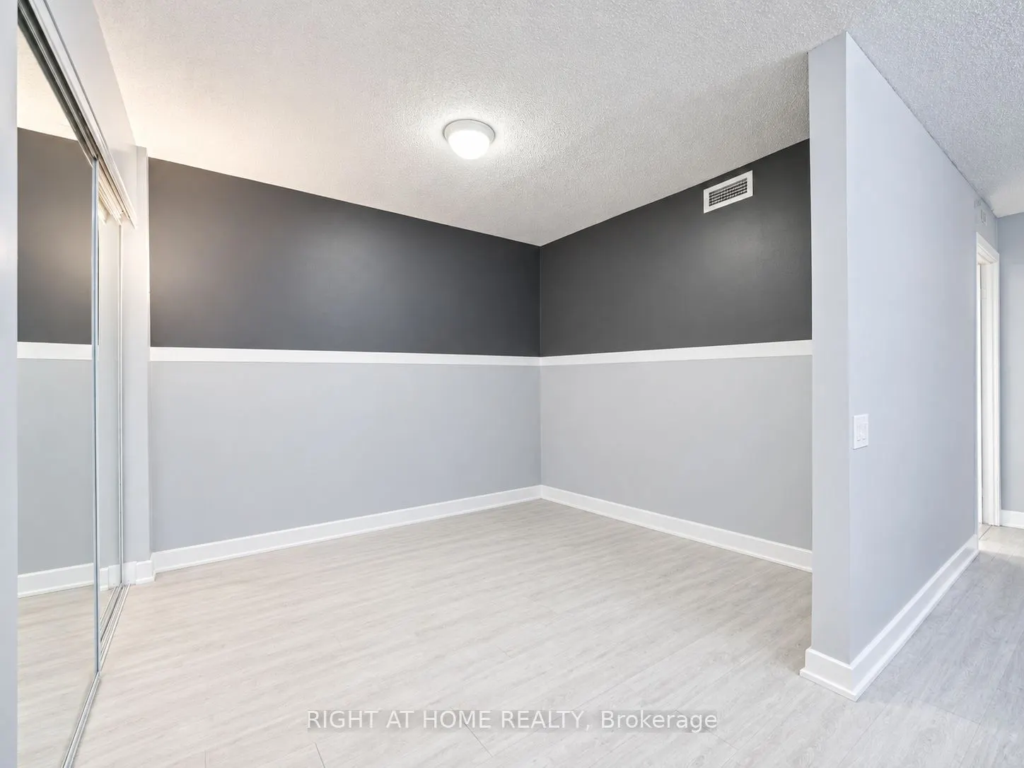 19 Singer Court #1701B
