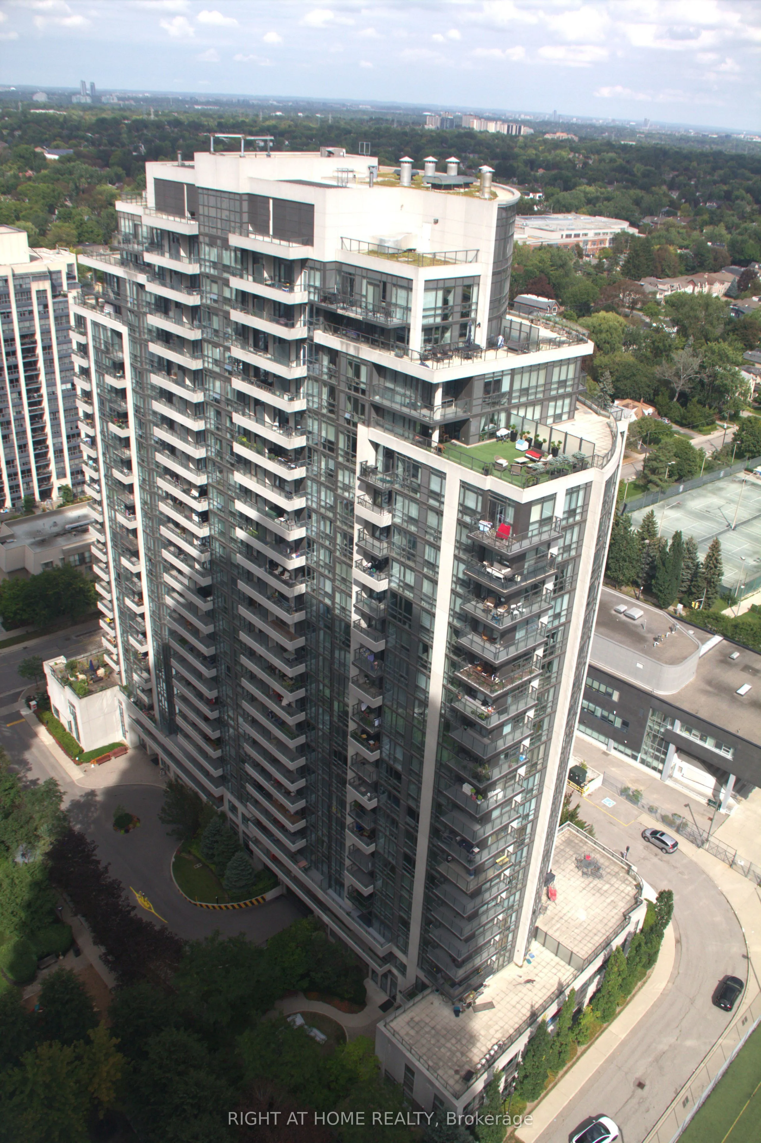18 Spring Garden Avenue #3207