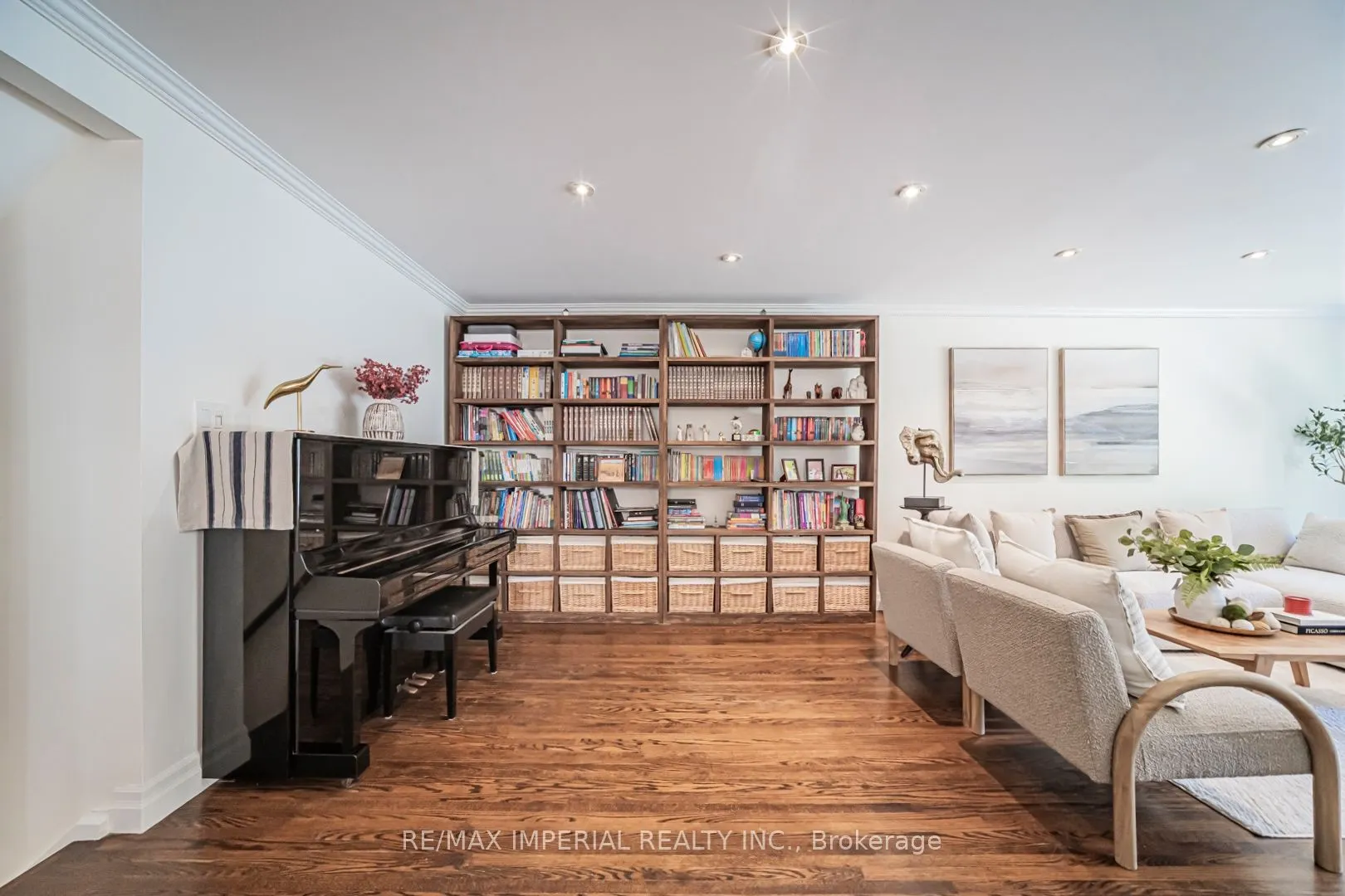 4 Quincy Crescent