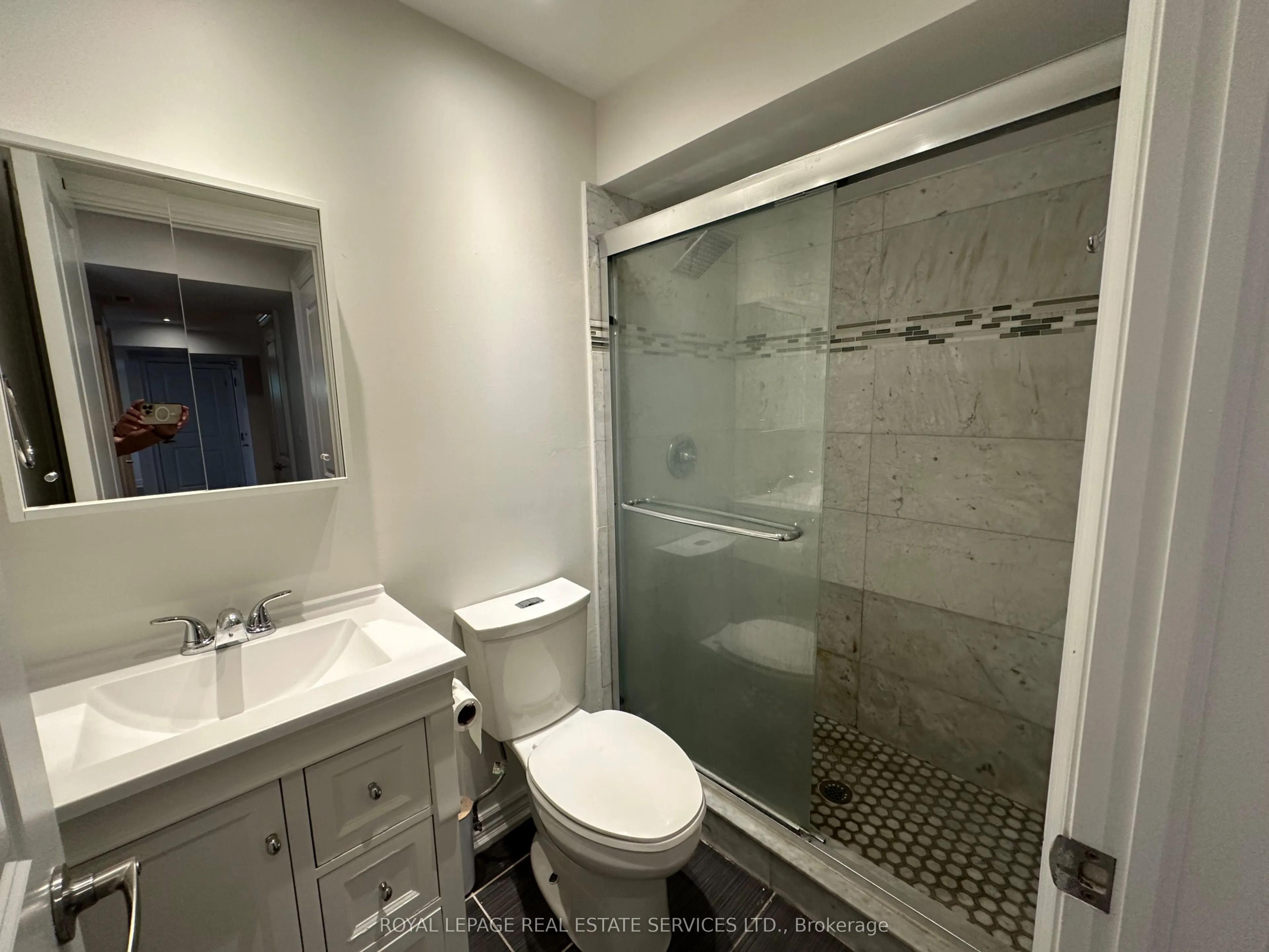 87 Lawrence Avenue W ##1