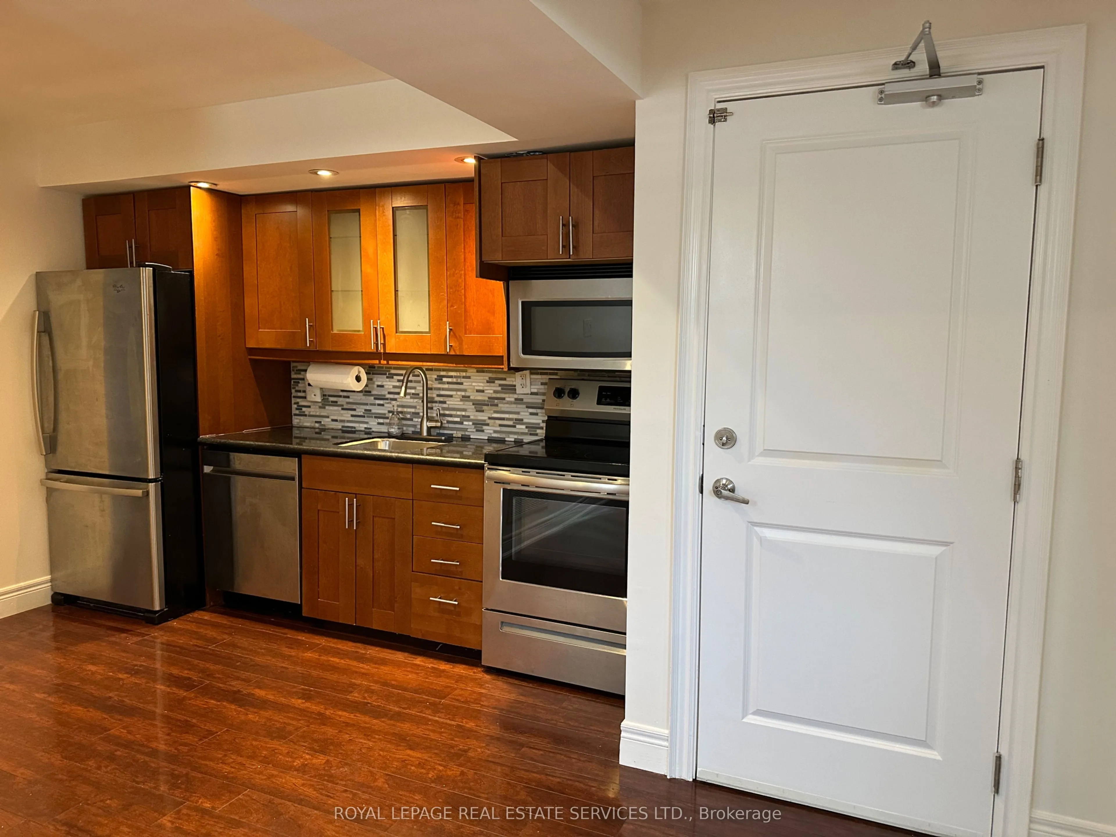 87 Lawrence Avenue W ##1