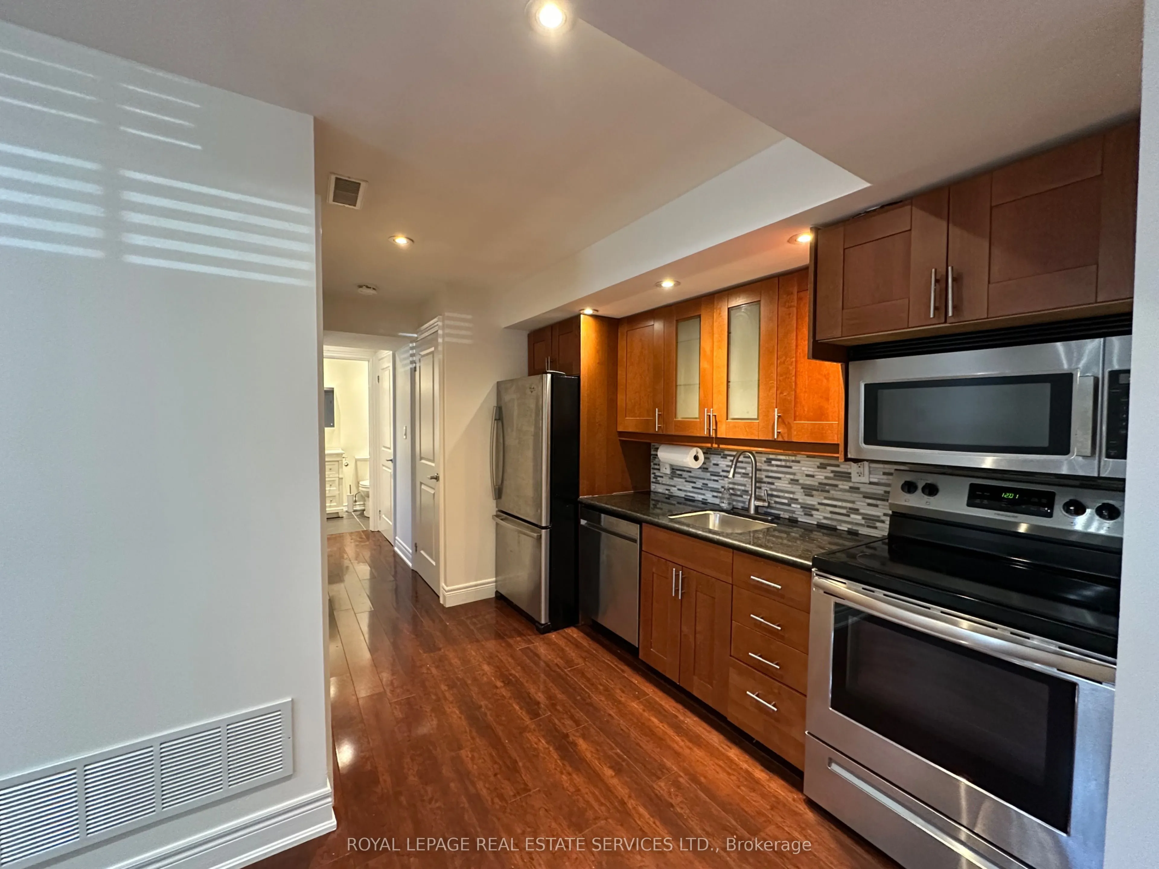 87 Lawrence Avenue W ##1