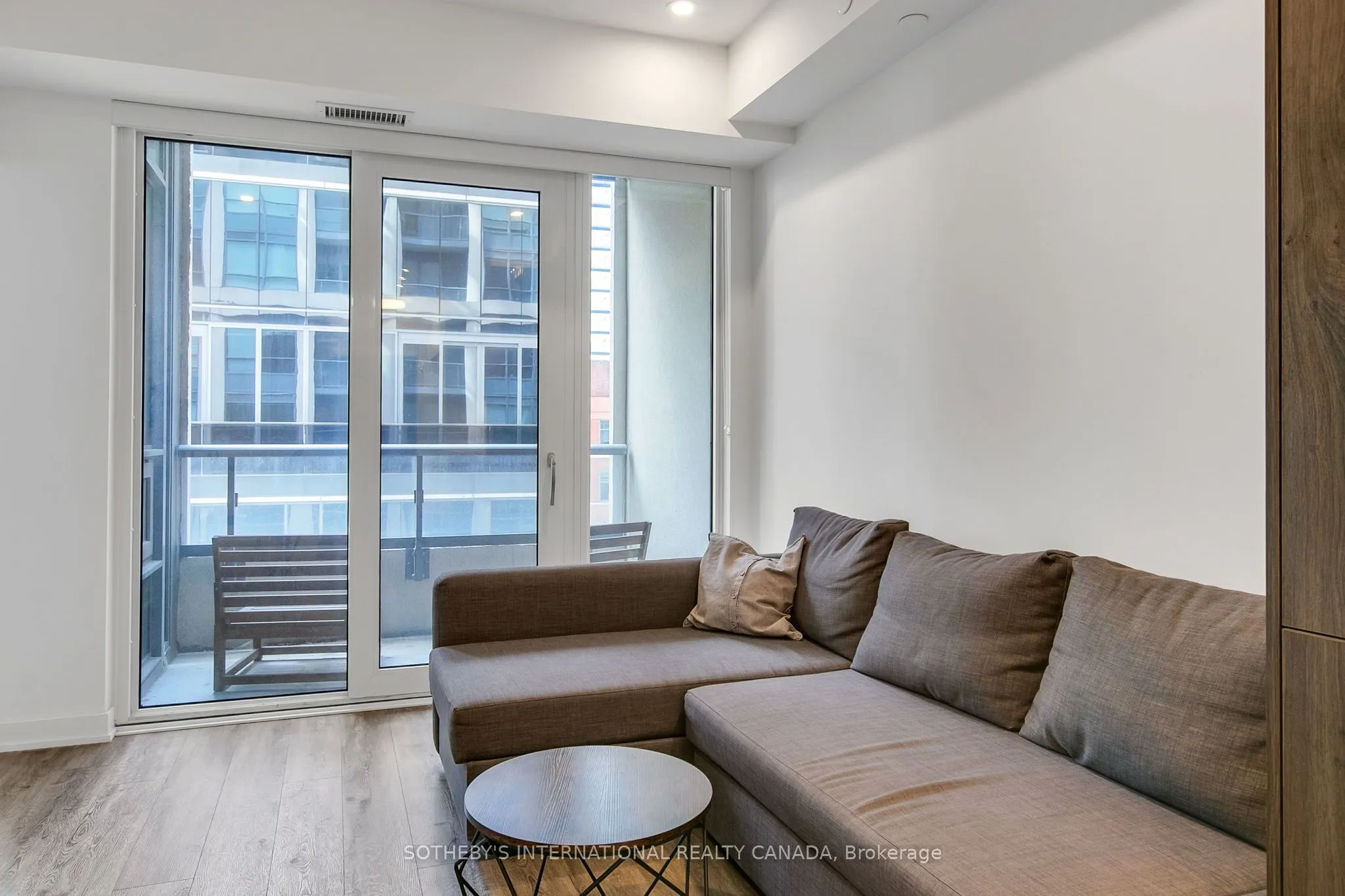 108 Peter Street #611