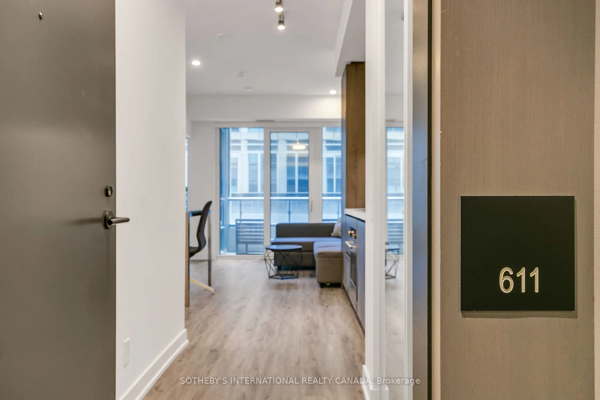 108 Peter Street #611
