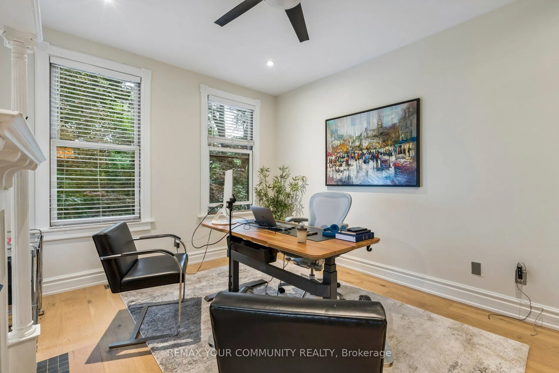 21 Laurier Avenue E
