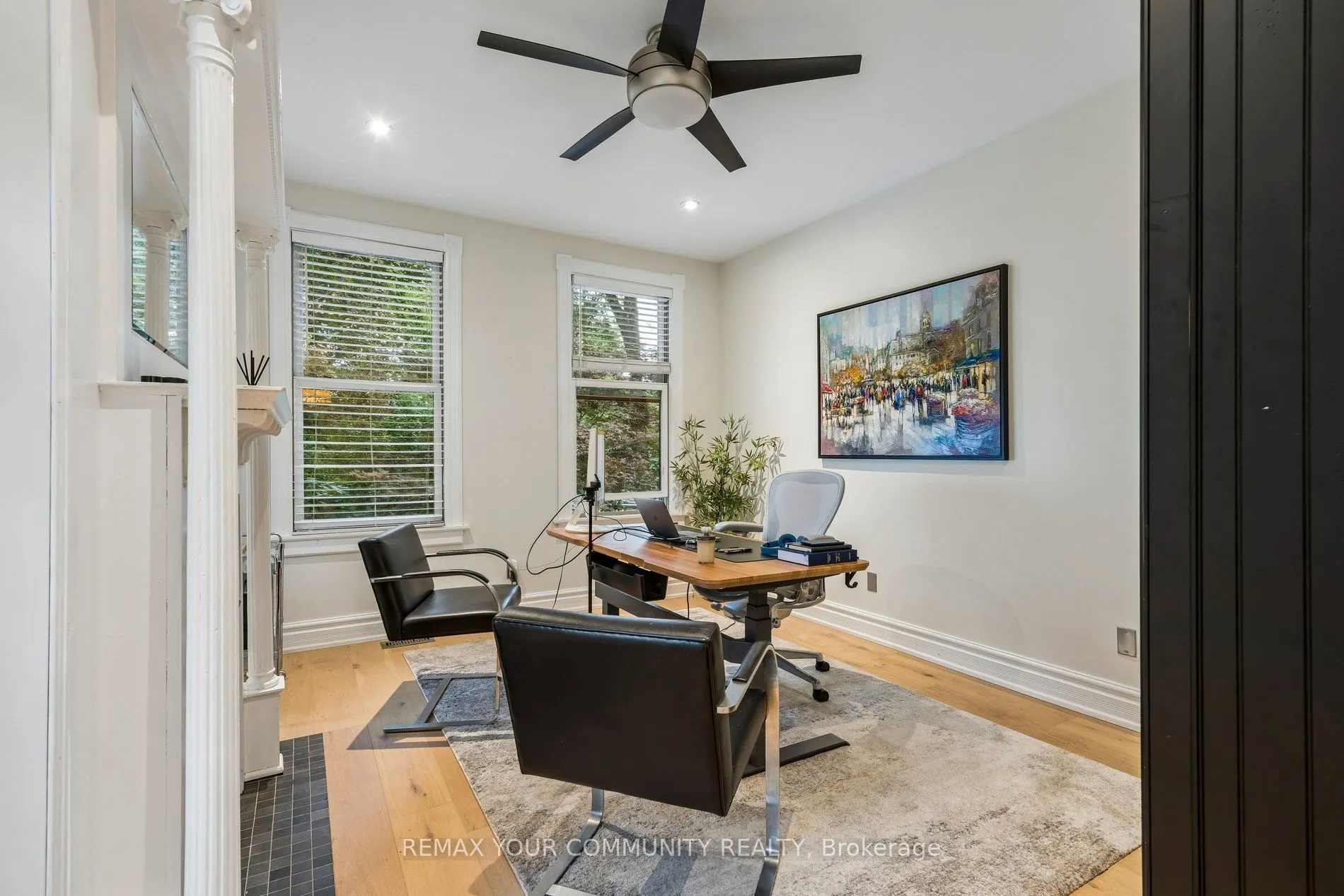 21 Laurier Avenue E