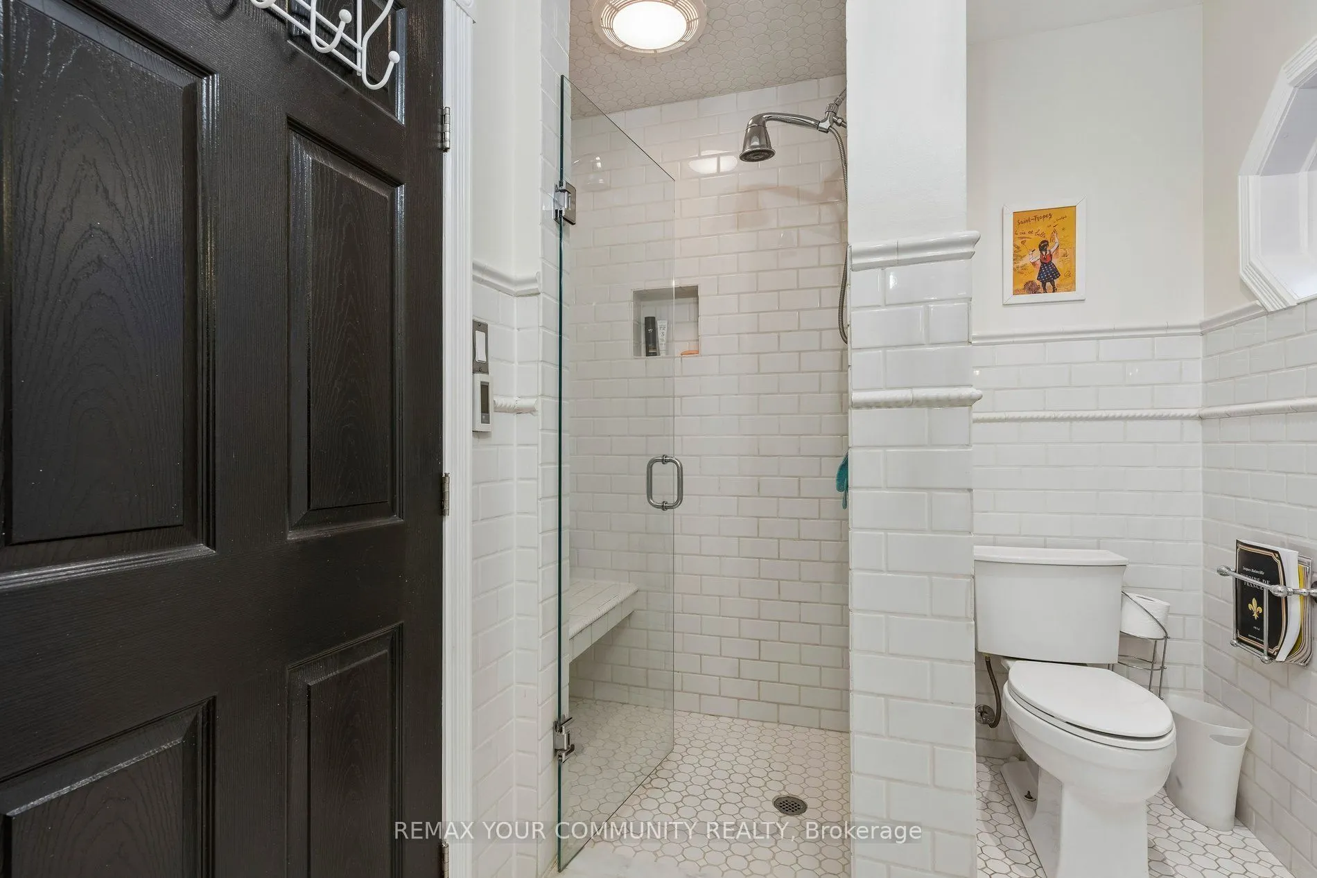 21 Laurier Avenue E