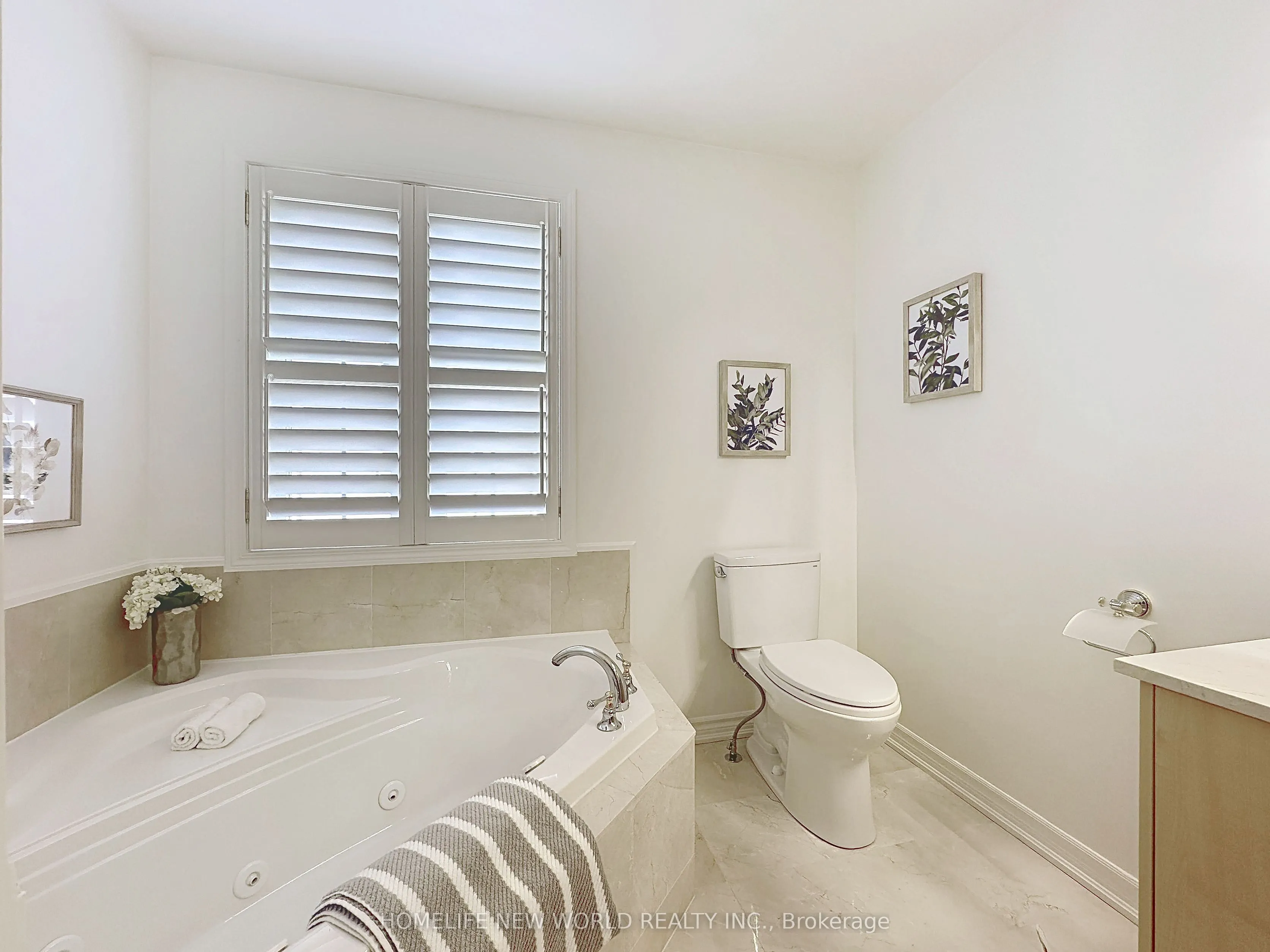 16 Humberstone Drive #102