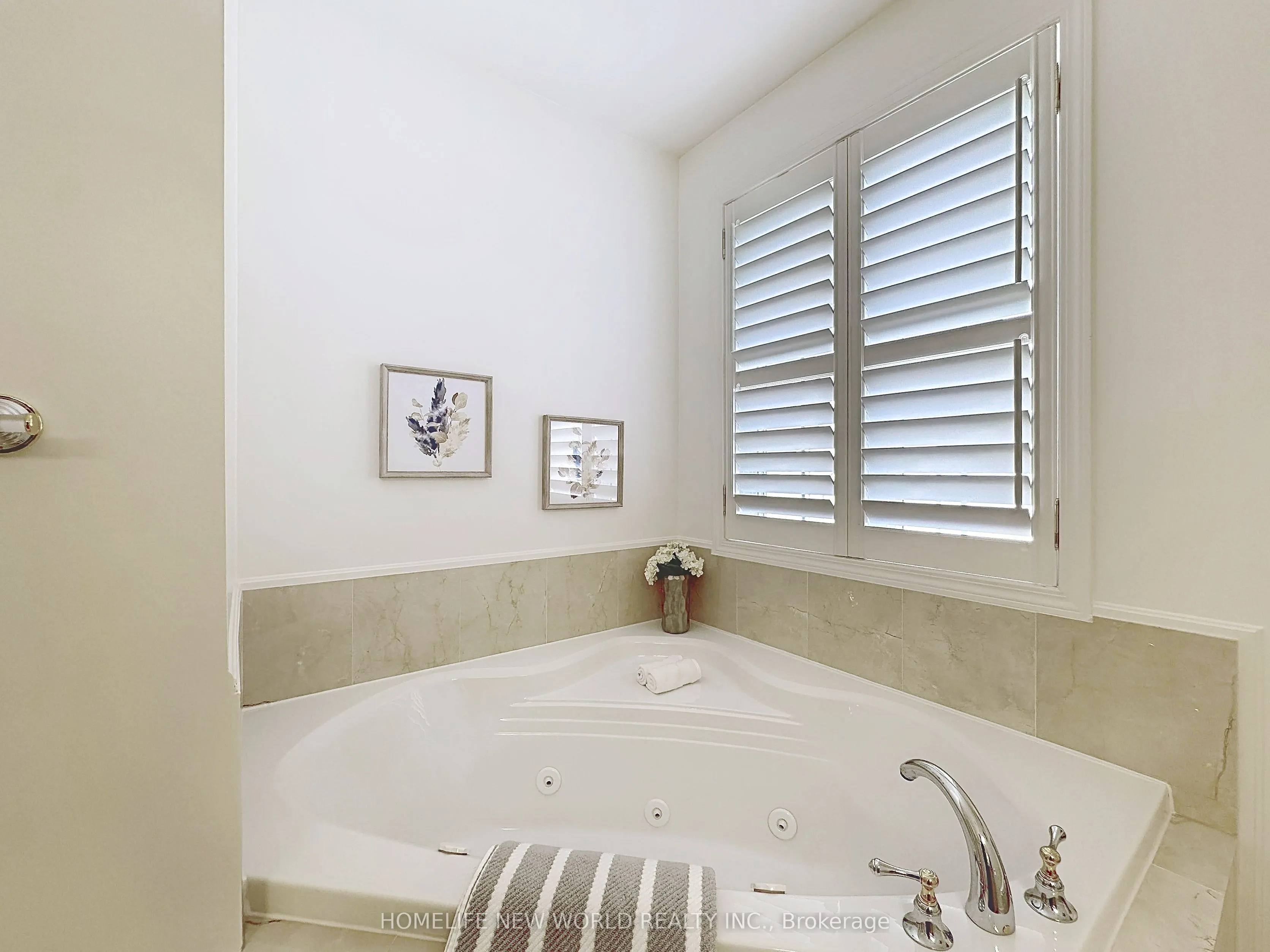 16 Humberstone Drive #102