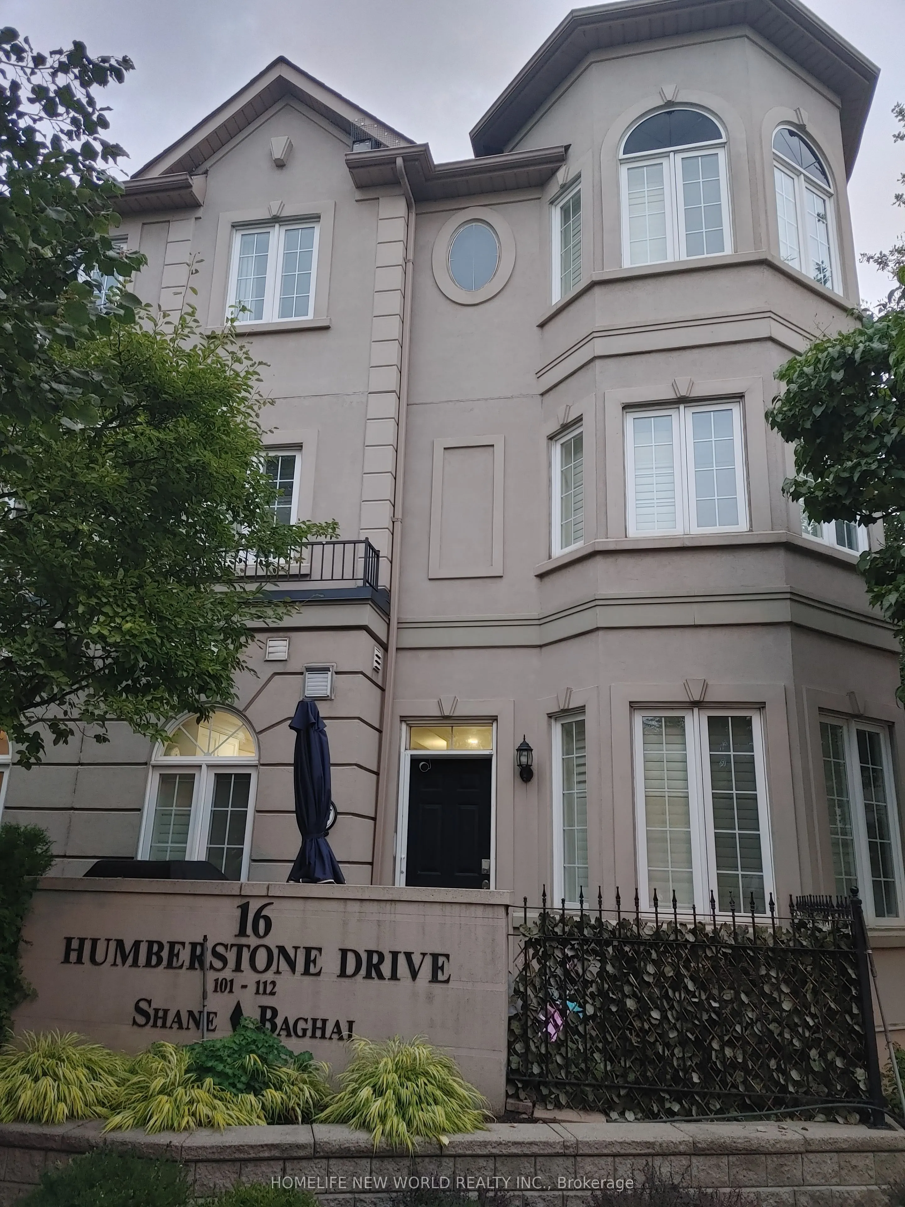 16 Humberstone Drive #102