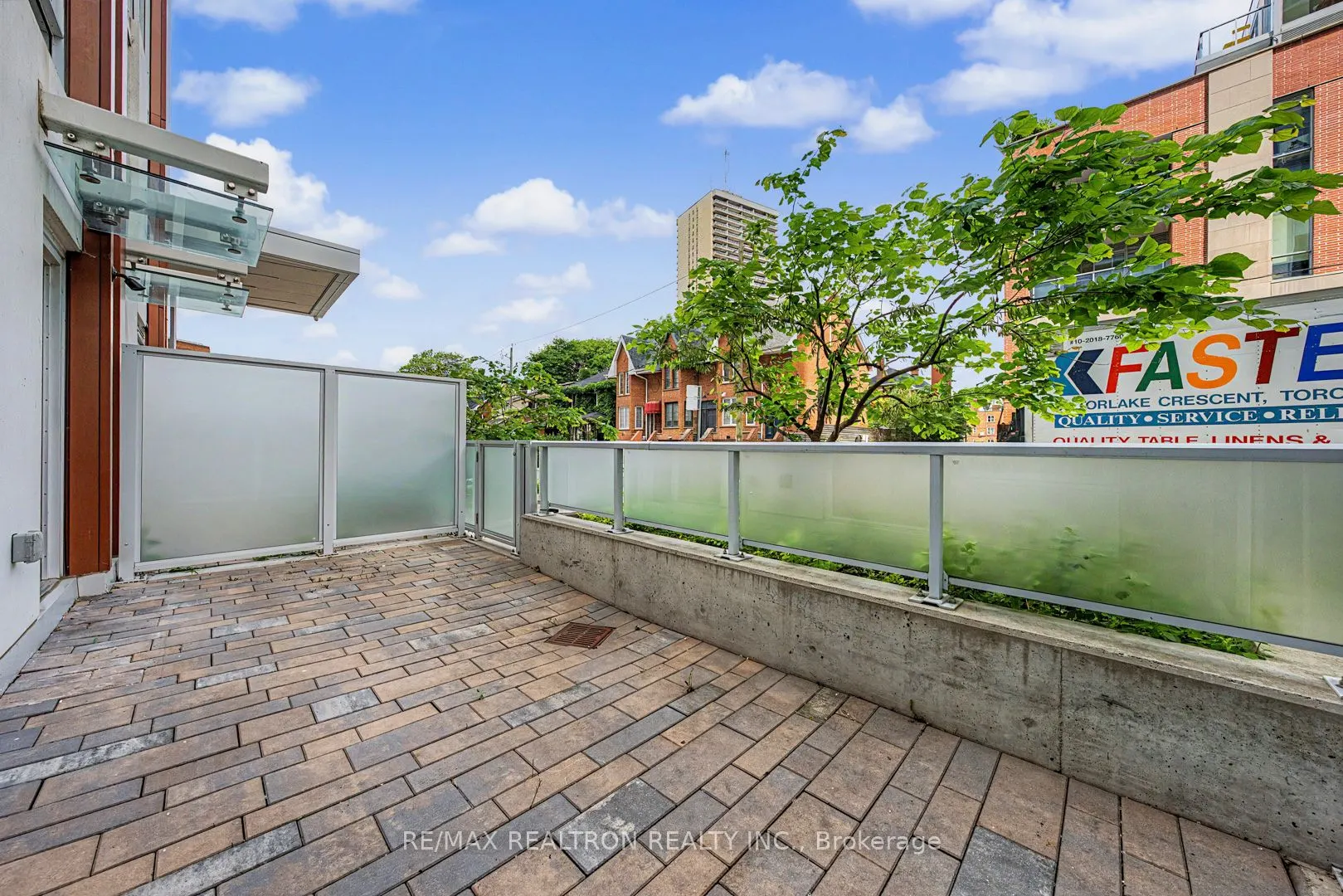 33 Helendale Avenue #102