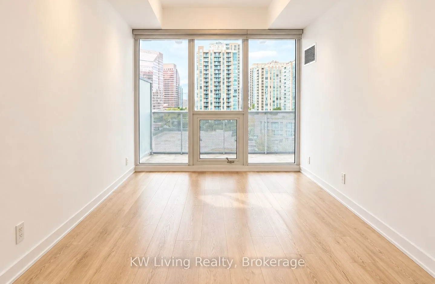 15 Holmes Avenue #706