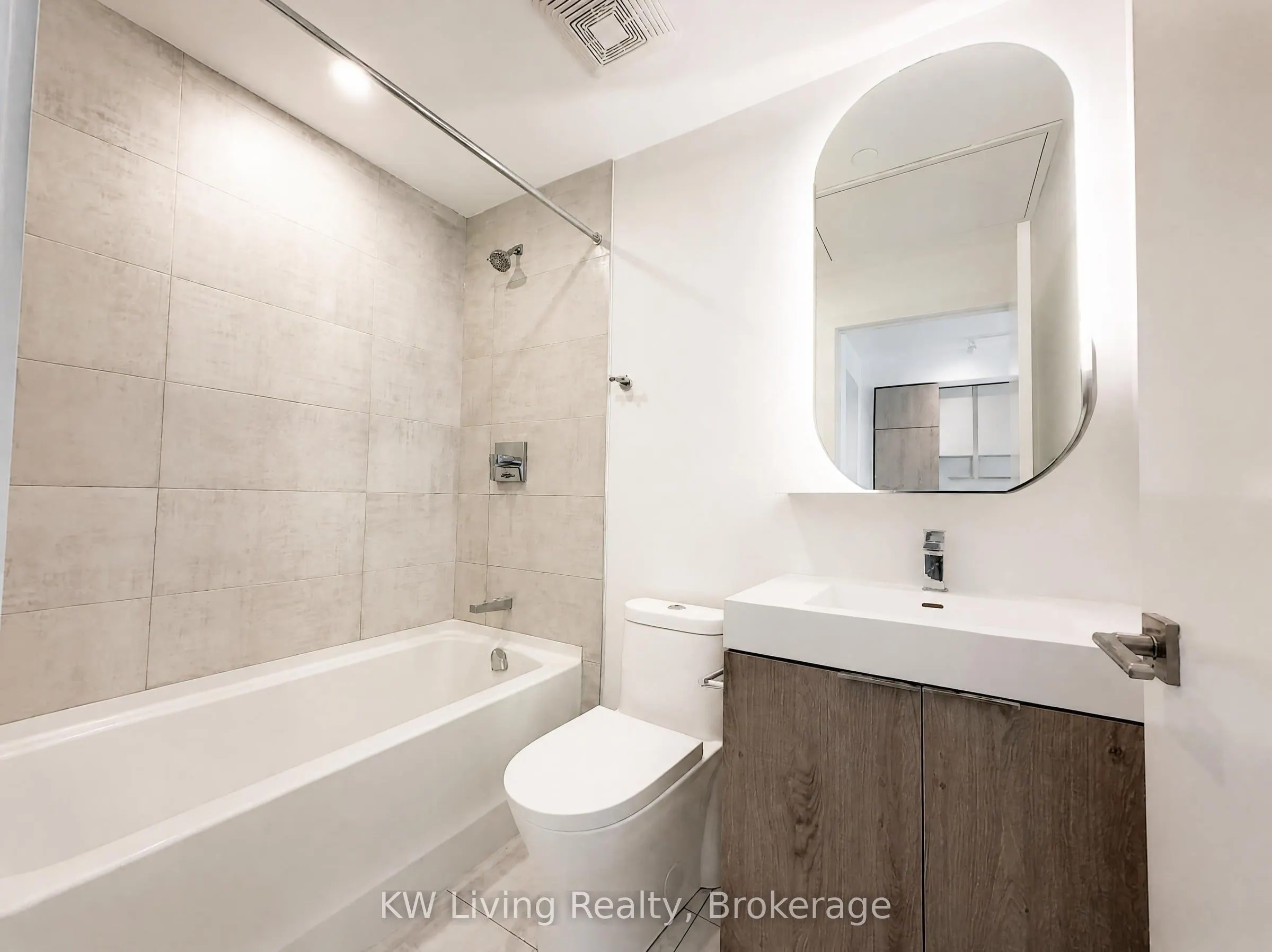 15 Holmes Avenue #706
