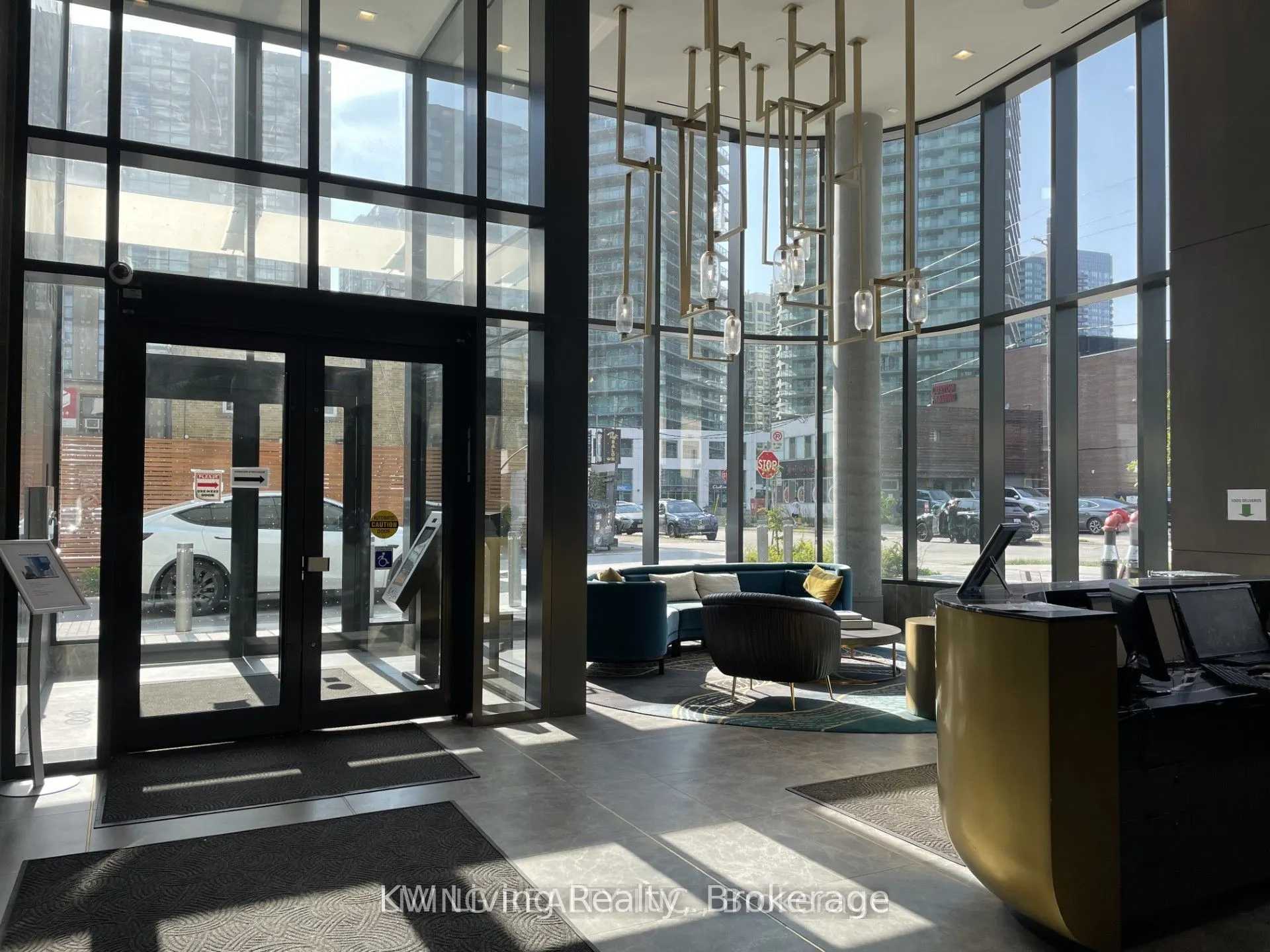 15 Holmes Avenue #706