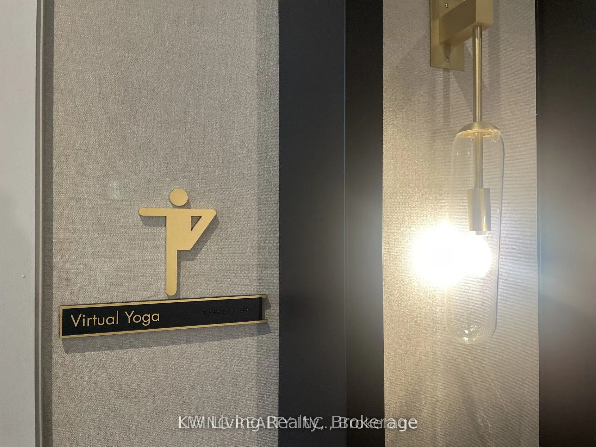 15 Holmes Avenue #706