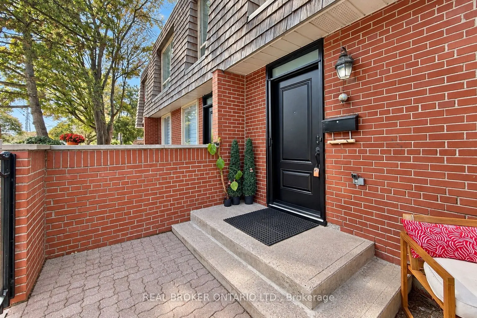 69 Upper Canada Drive #3