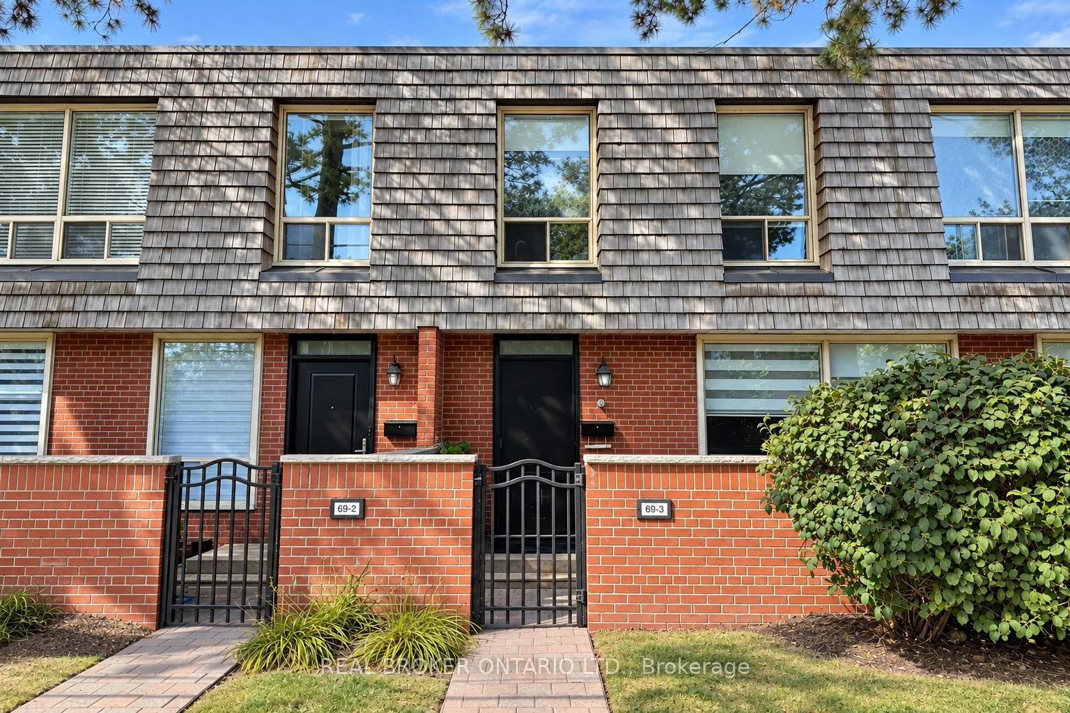 69 Upper Canada Drive #3