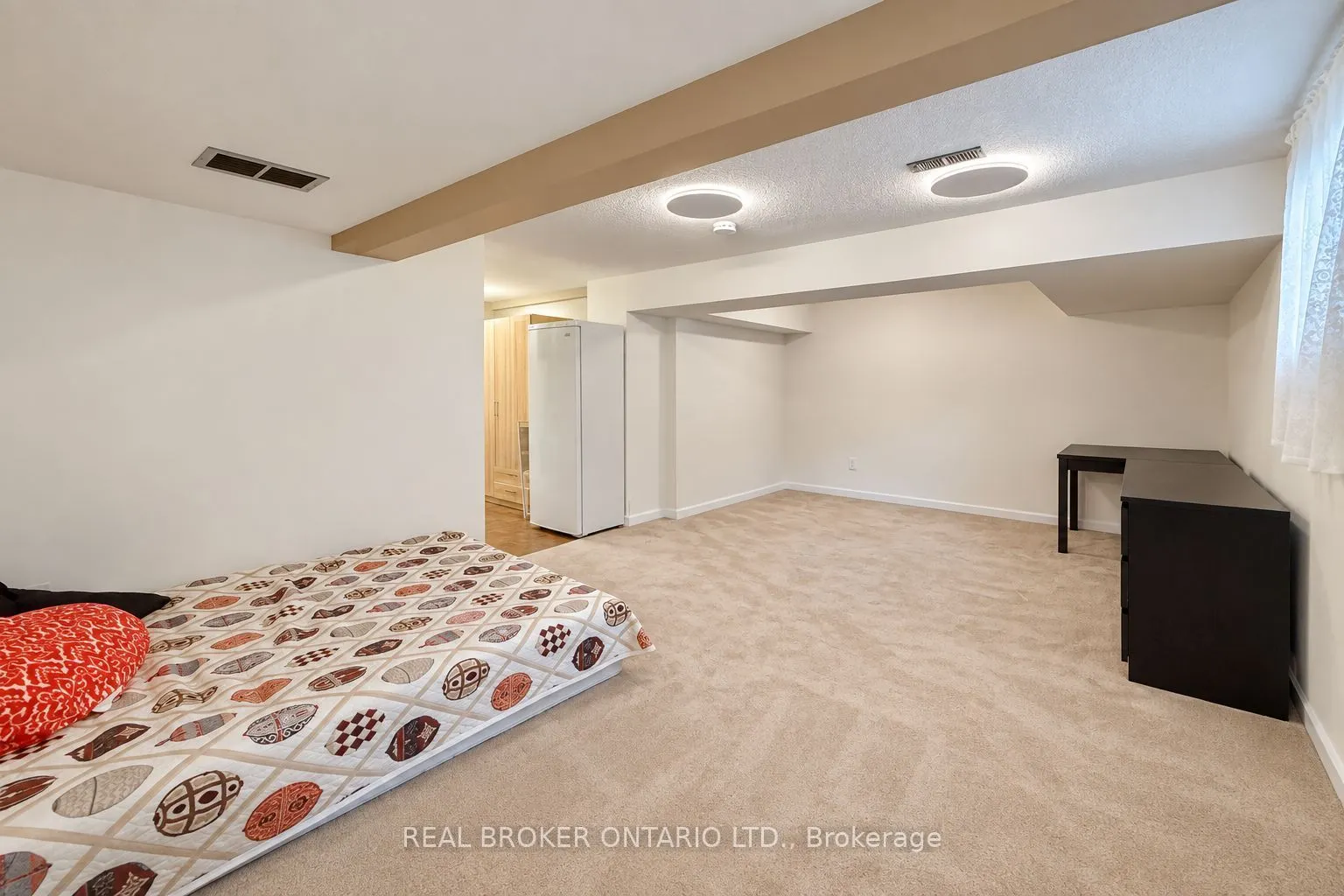 69 Upper Canada Drive #3