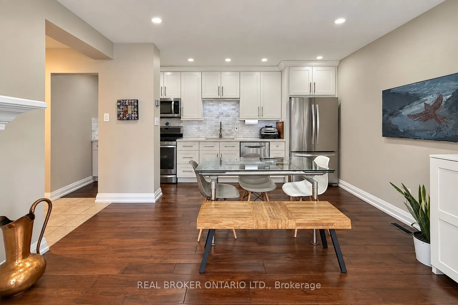 69 Upper Canada Drive #3