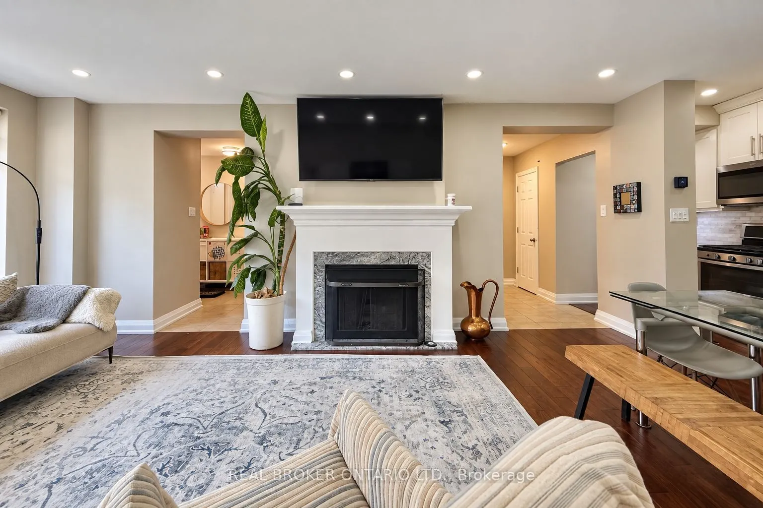 69 Upper Canada Drive #3
