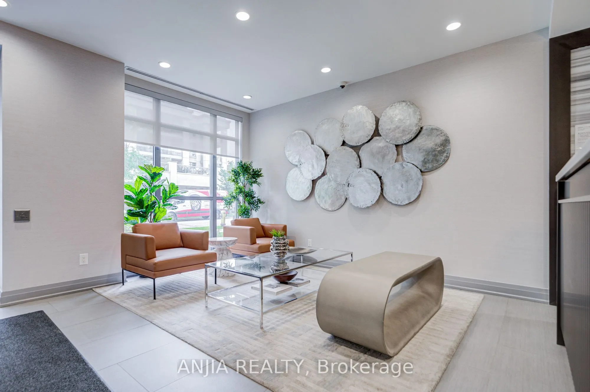 17 Kenaston Gardens #510