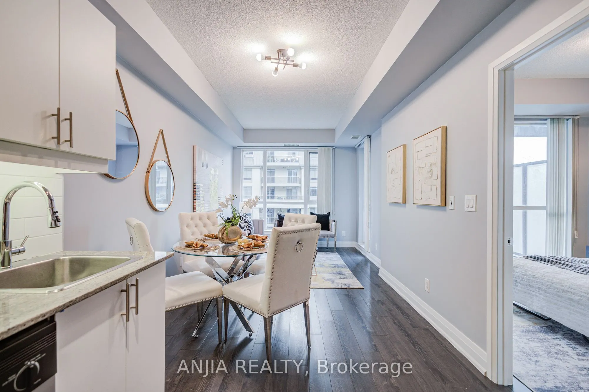 17 Kenaston Gardens #510