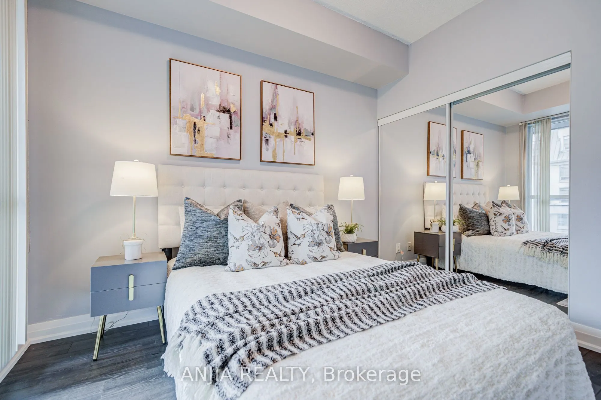 17 Kenaston Gardens #510