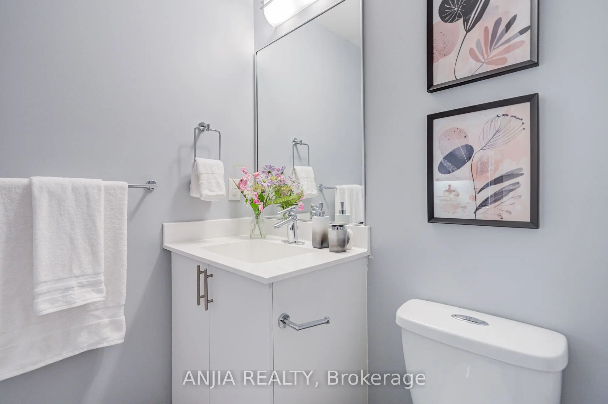 17 Kenaston Gardens #510