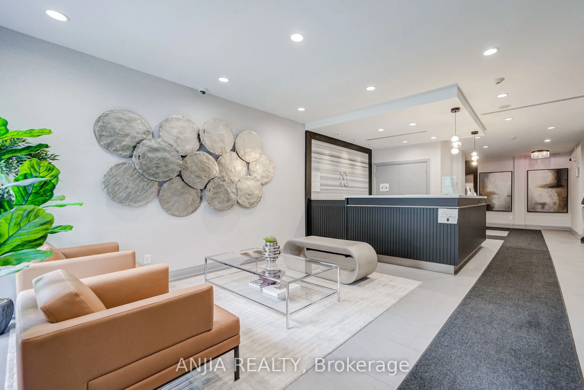 17 Kenaston Gardens #510