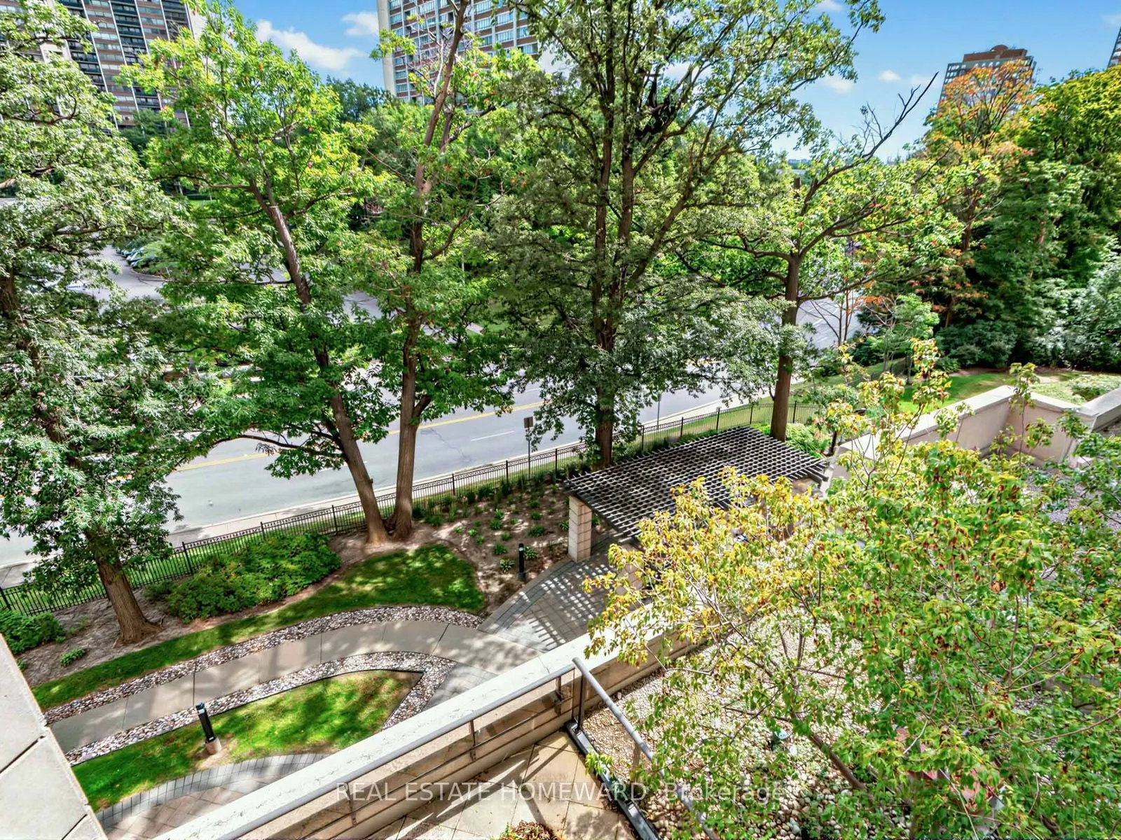 133 Wynford Drive #402