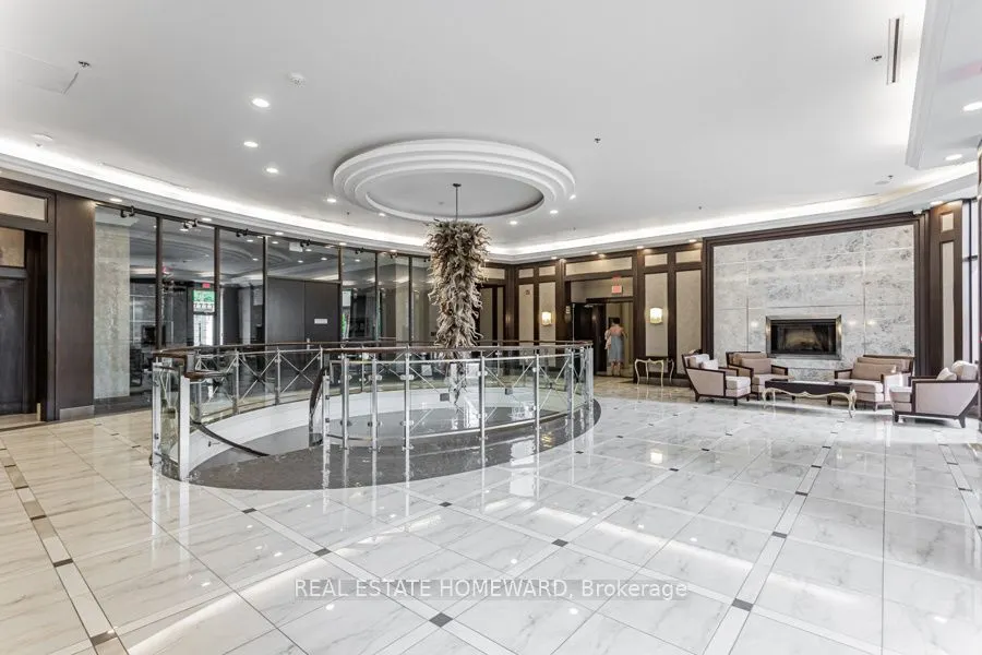 133 Wynford Drive #402