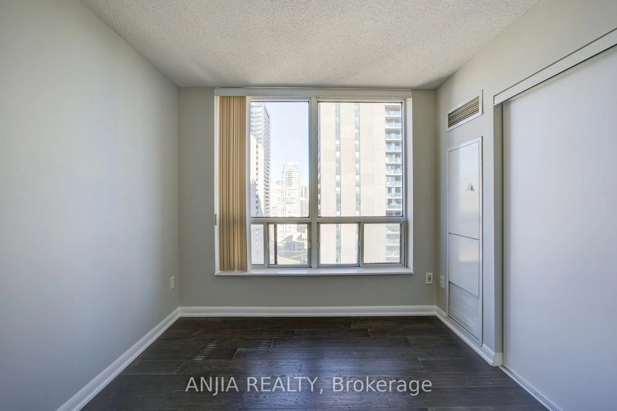 -33 Sheppard Avenue E #2010