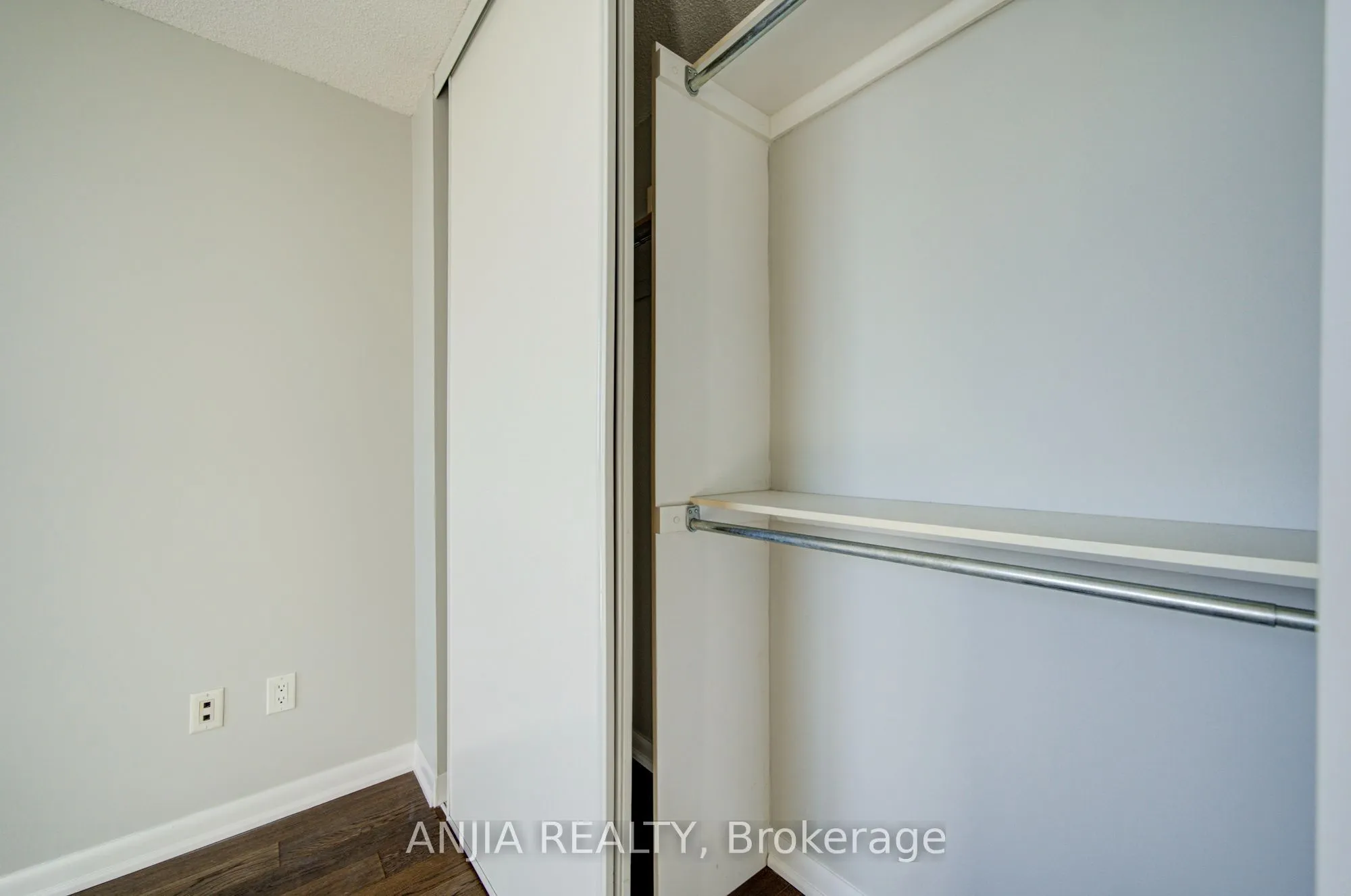 -33 Sheppard Avenue E #2010