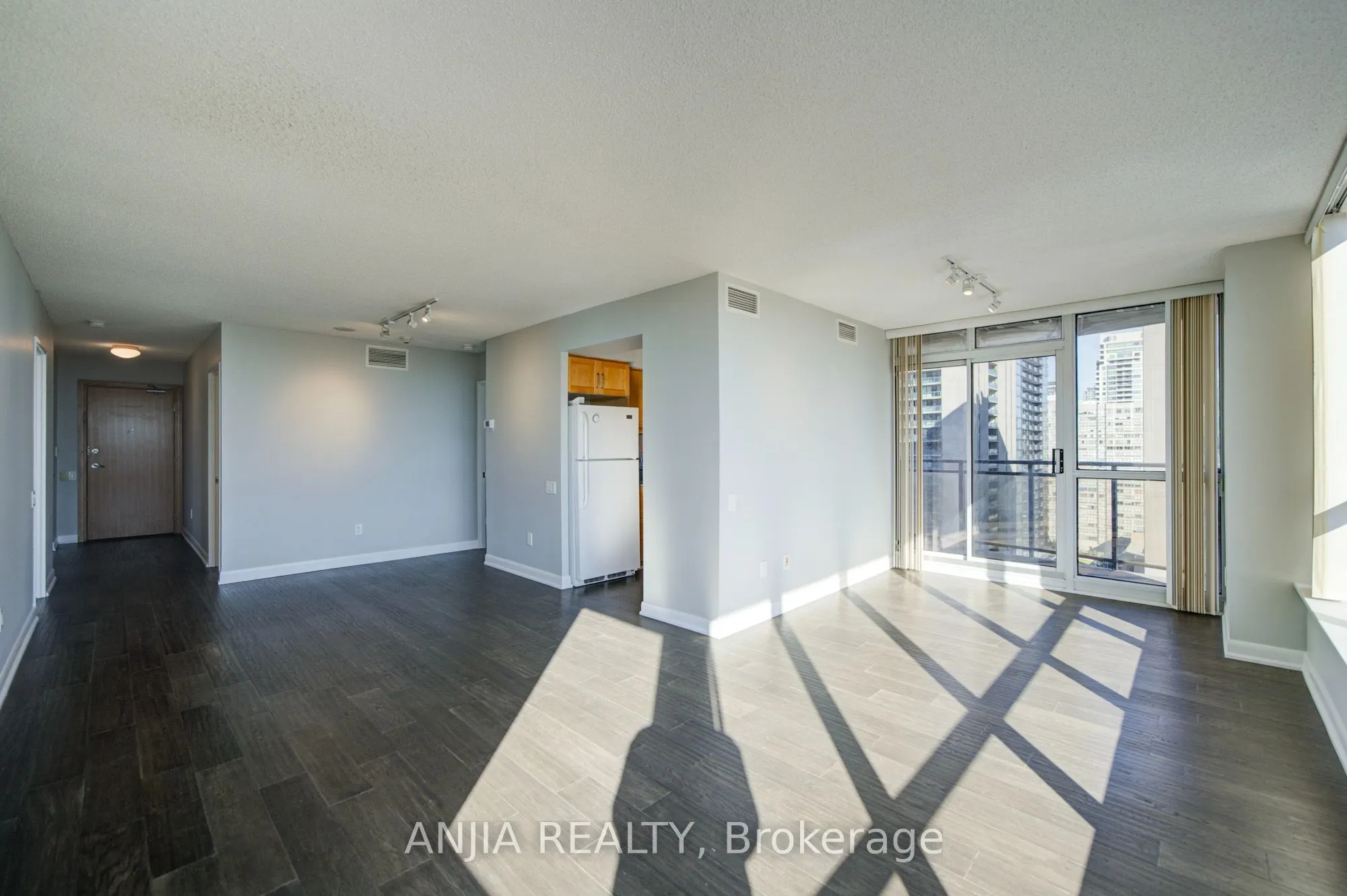 -33 Sheppard Avenue E #2010