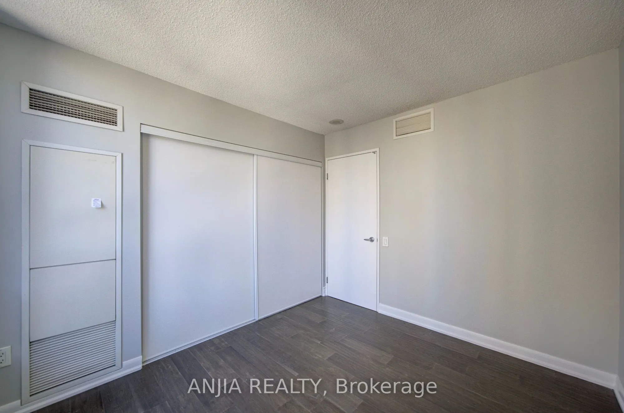 -33 Sheppard Avenue E #2010