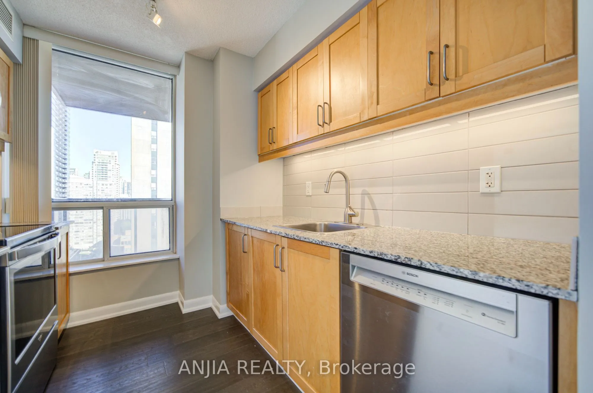 -33 Sheppard Avenue E #2010