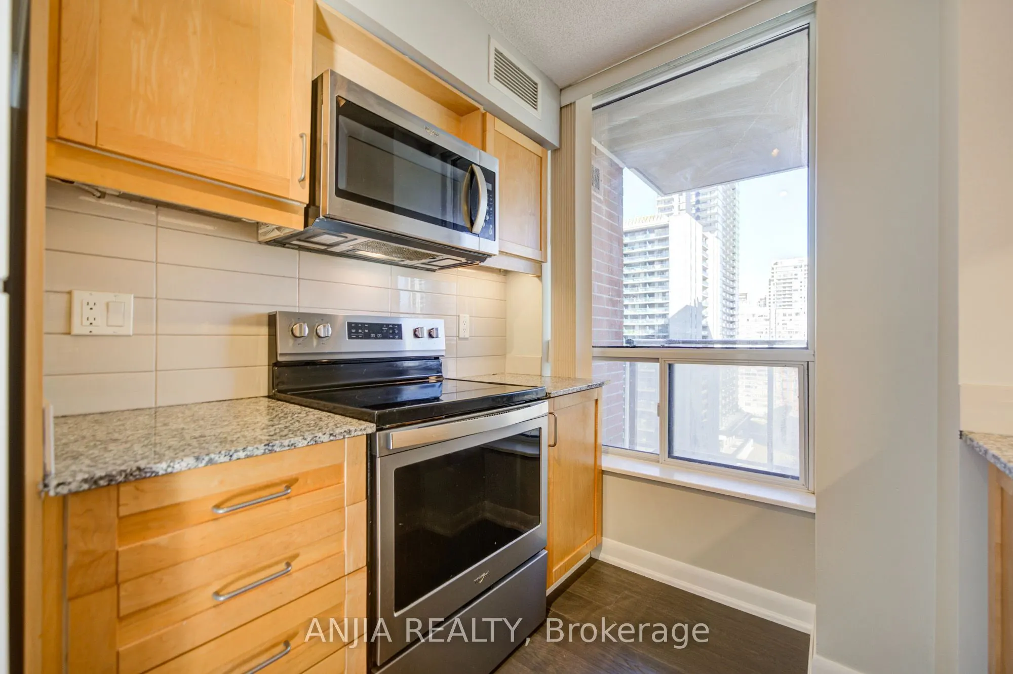 -33 Sheppard Avenue E #2010