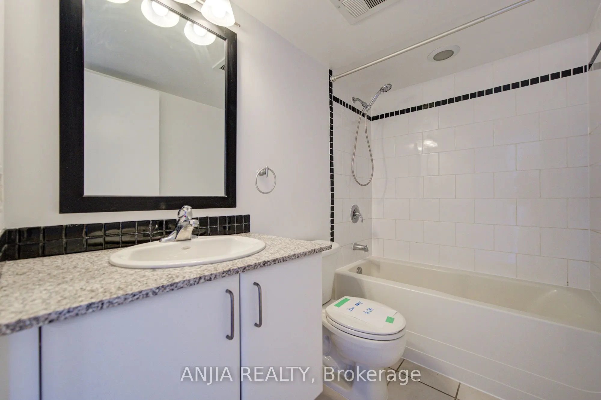 -33 Sheppard Avenue E #2010
