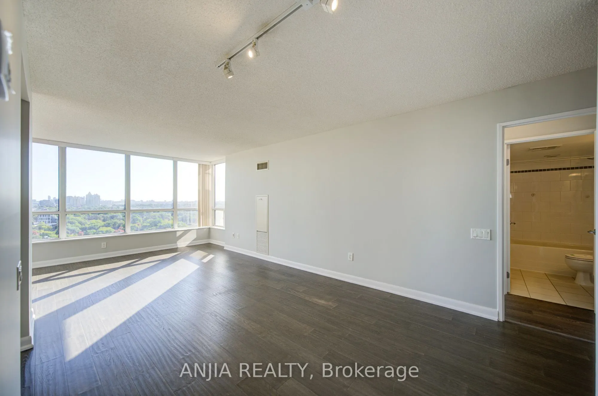 -33 Sheppard Avenue E #2010