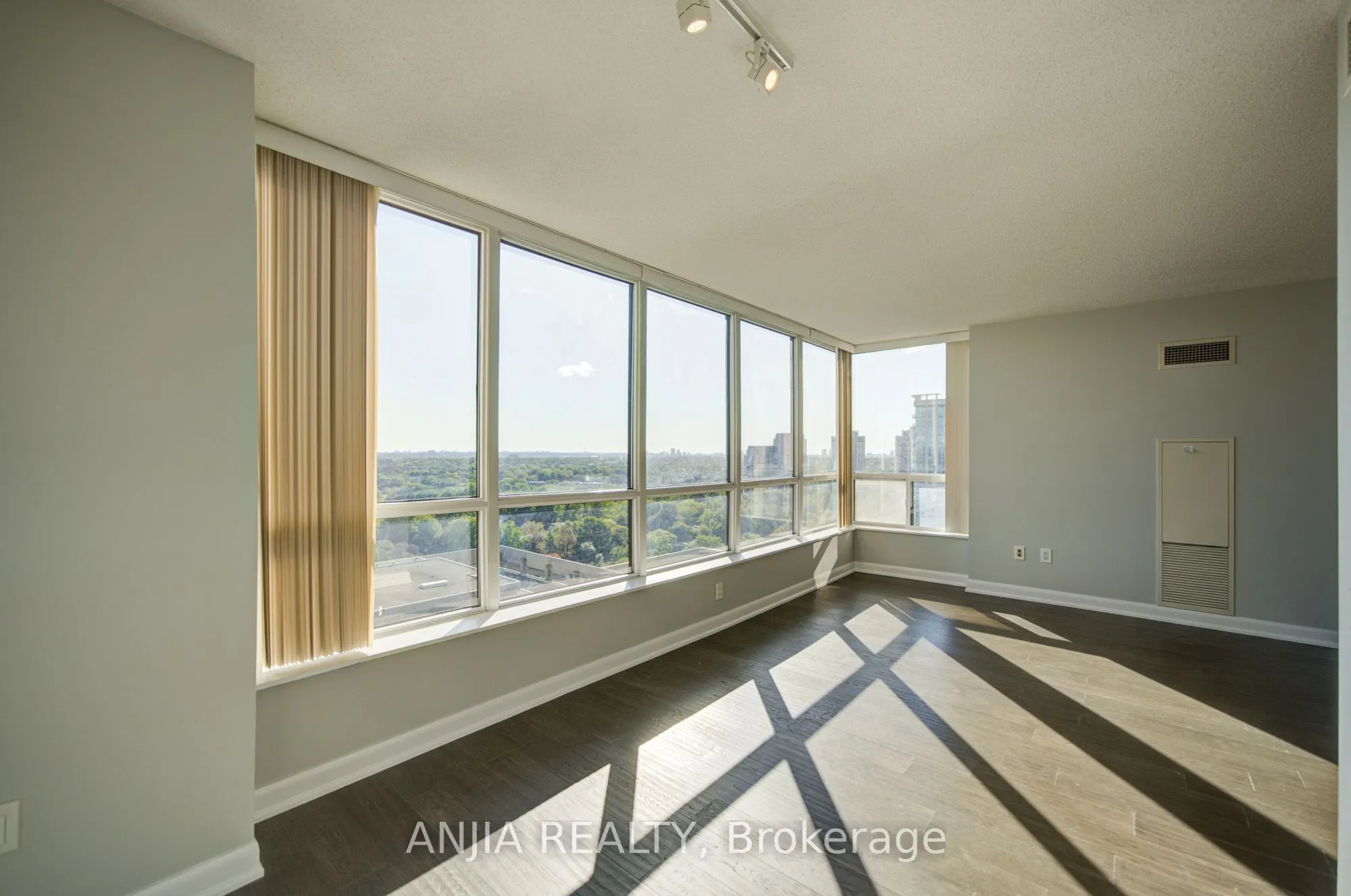 -33 Sheppard Avenue E #2010