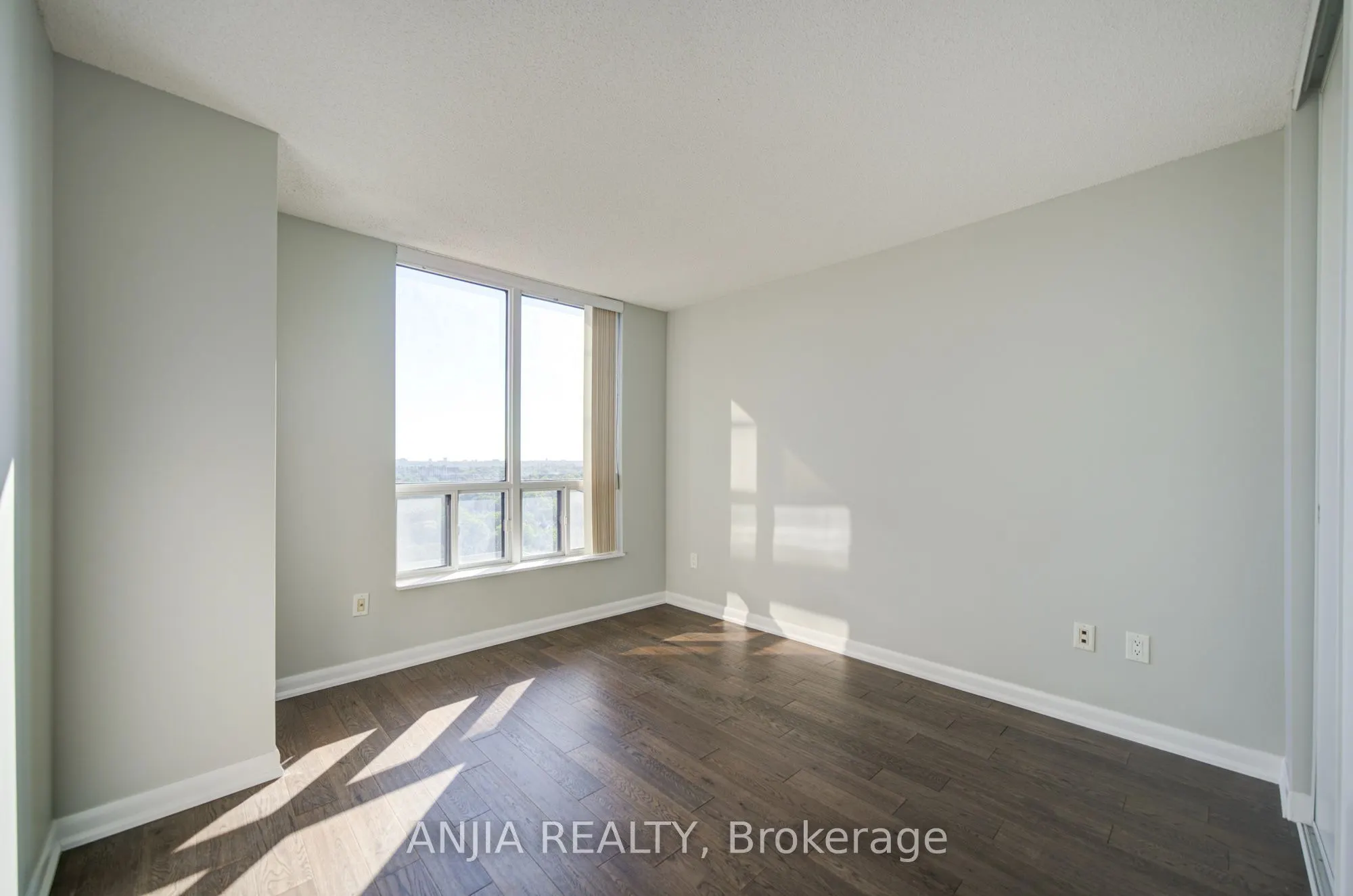 -33 Sheppard Avenue E #2010
