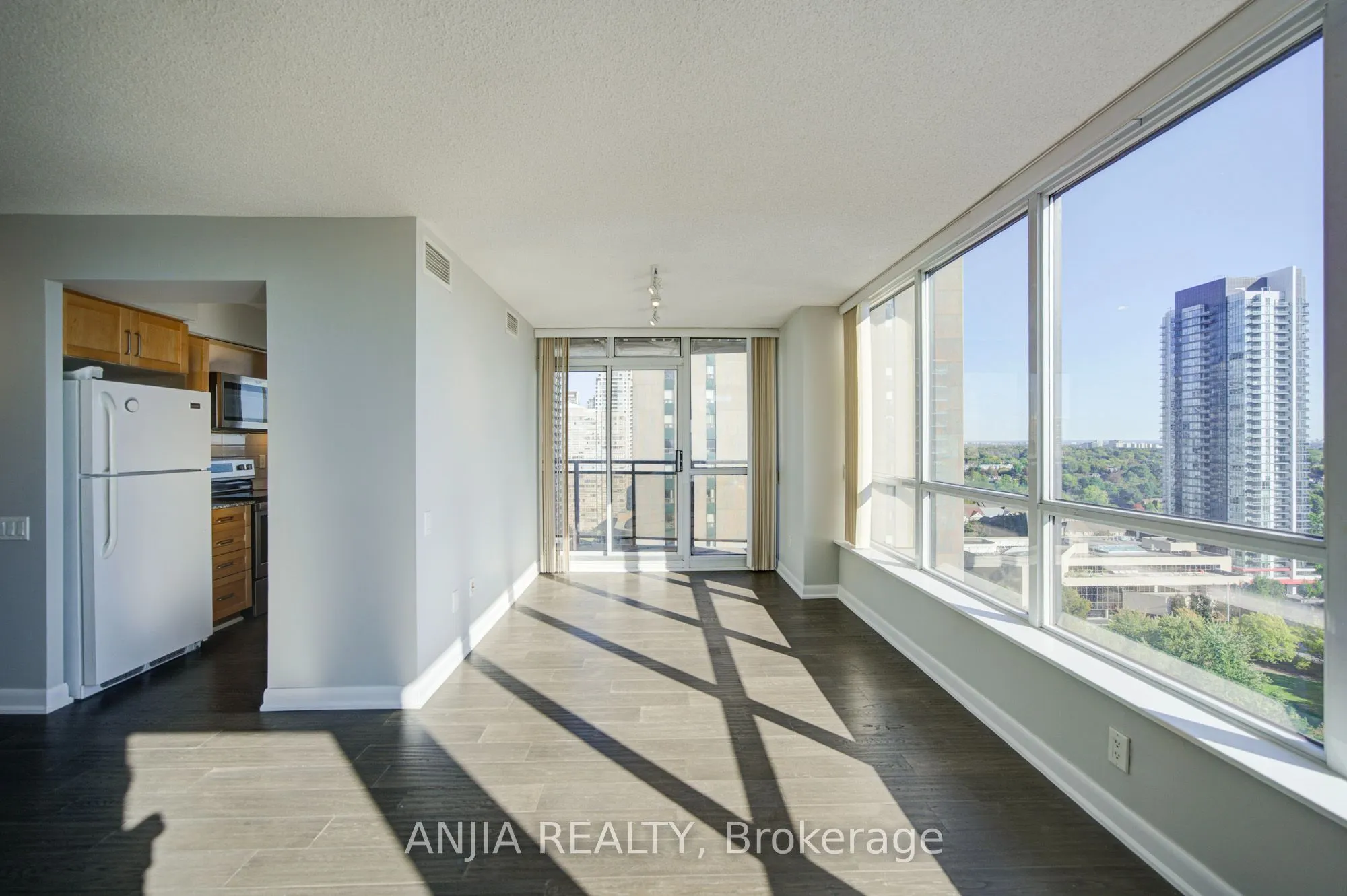 -33 Sheppard Avenue E #2010