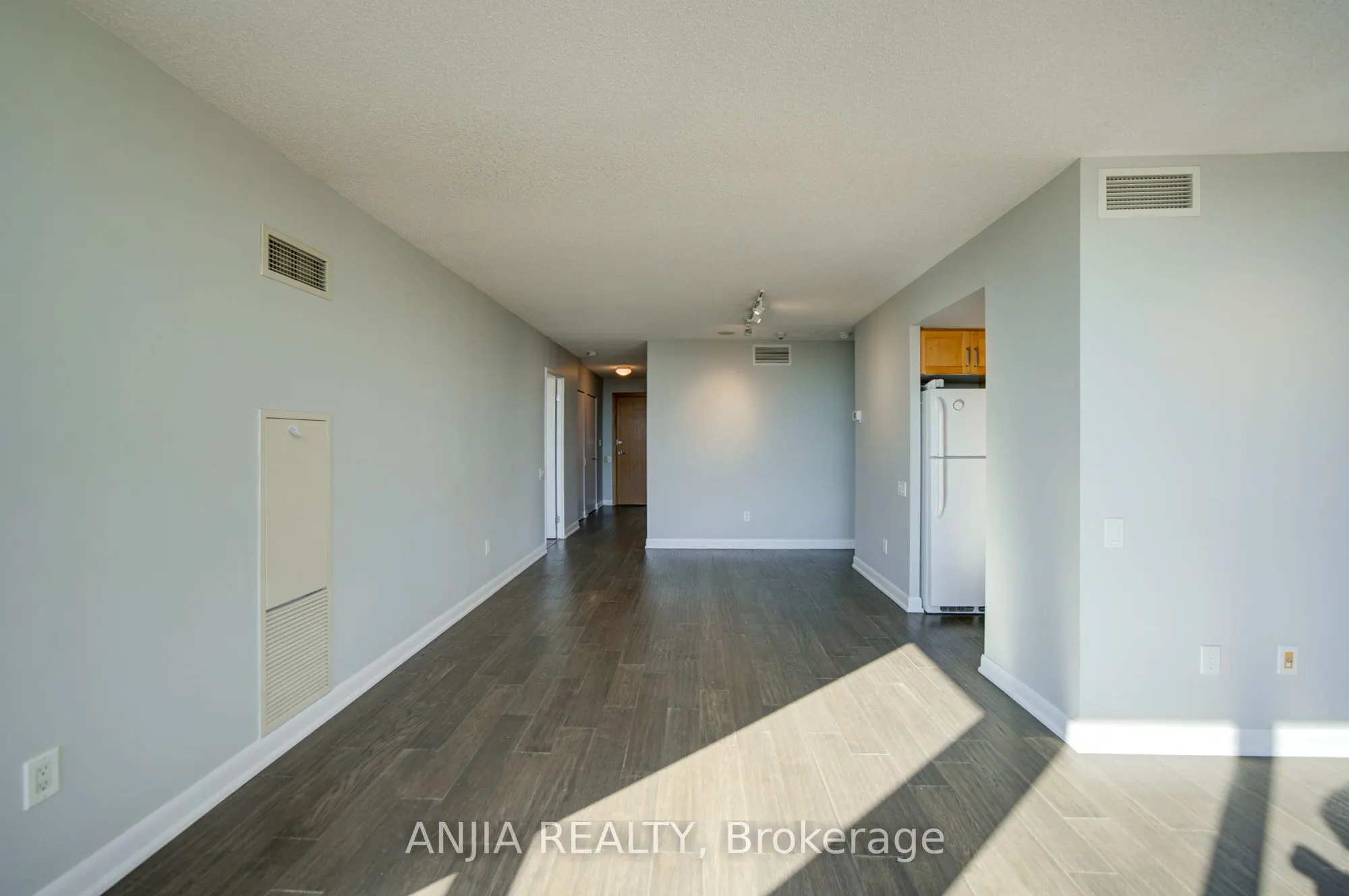 -33 Sheppard Avenue E #2010