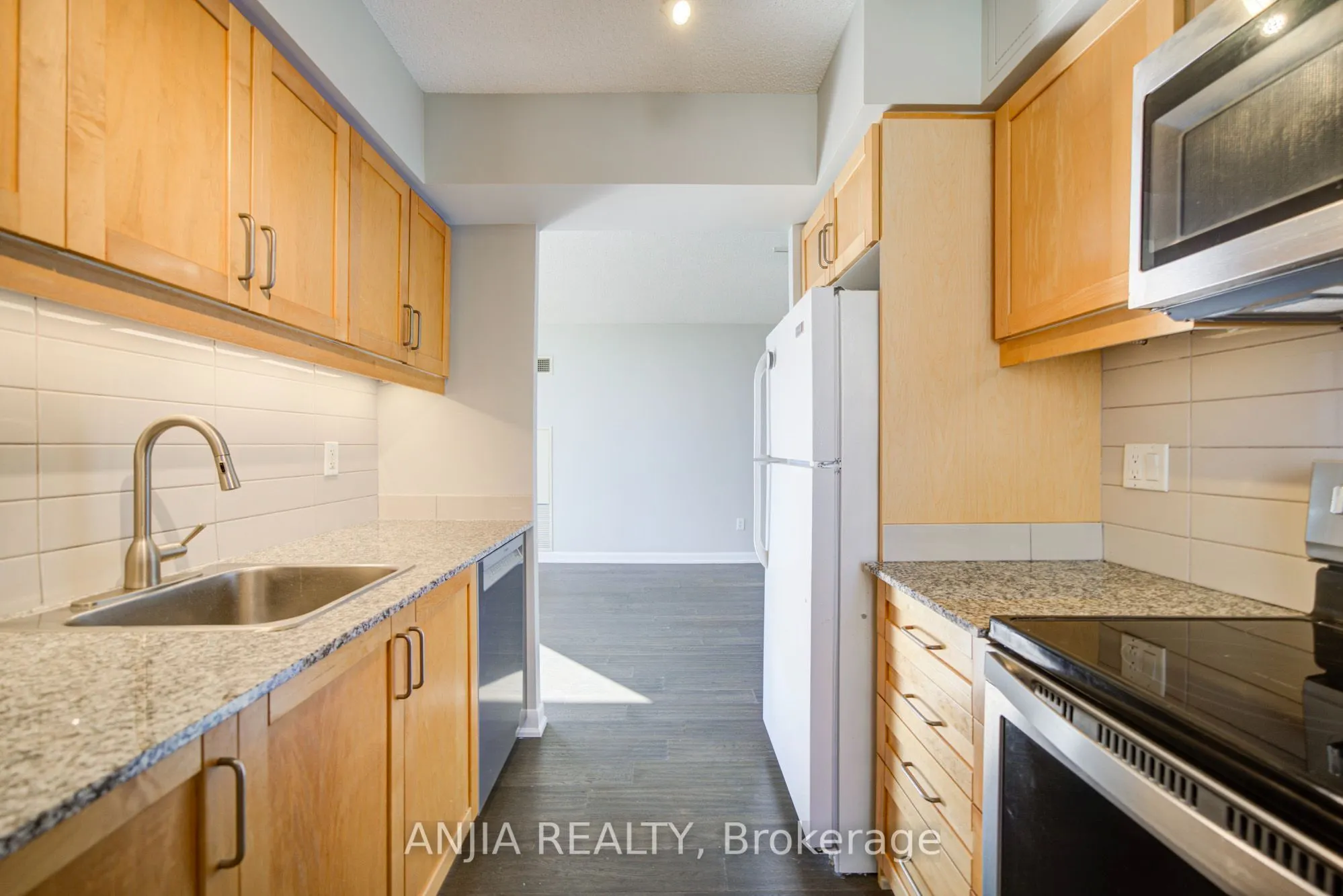 -33 Sheppard Avenue E #2010
